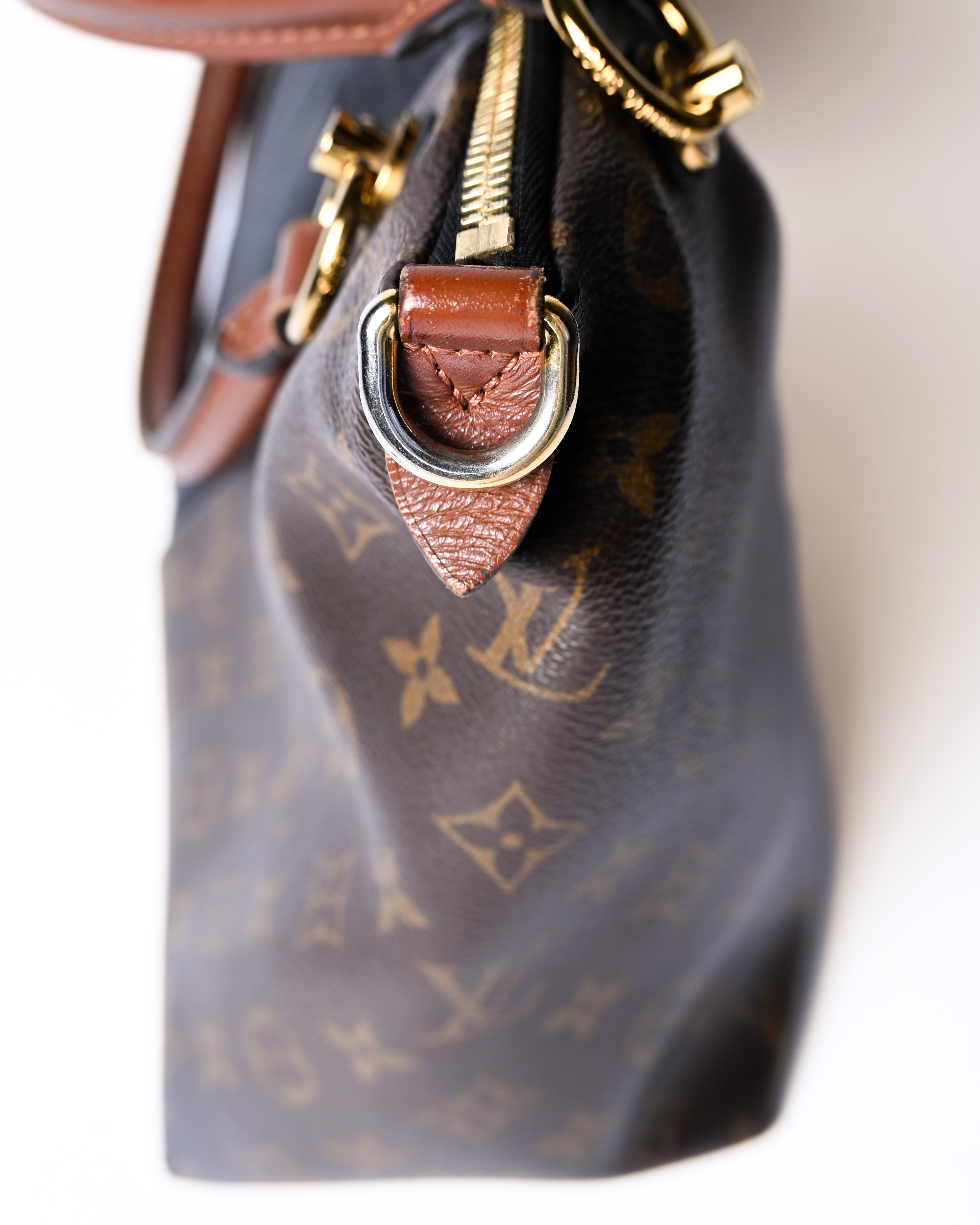 LOUIS VUITTON/ “V Tote mm” Monogram Canvas & Leather Handbag