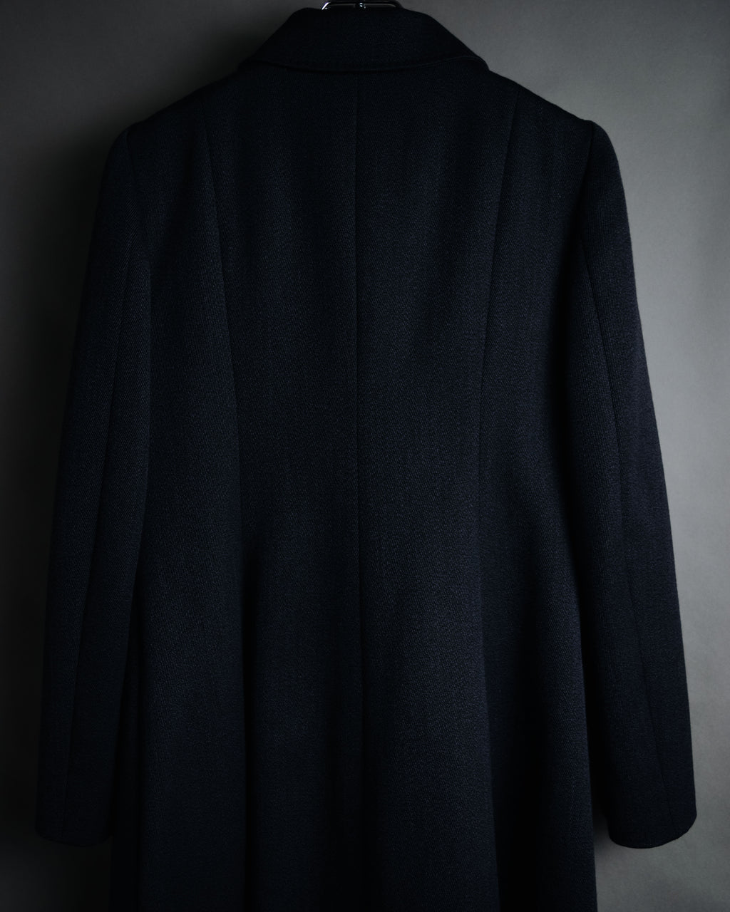 “MOSCHINO CHEAPANDCHIC”
00’s-10’s Tailored wool coat with double flap pockets