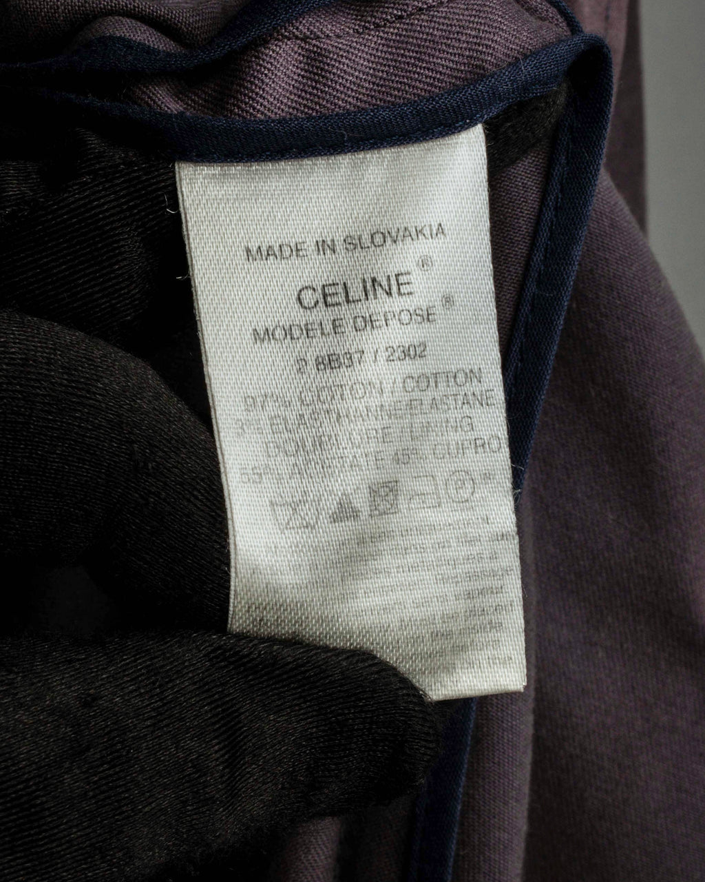 "CELINE" Triomphe button design in plum brown color
 trench coat