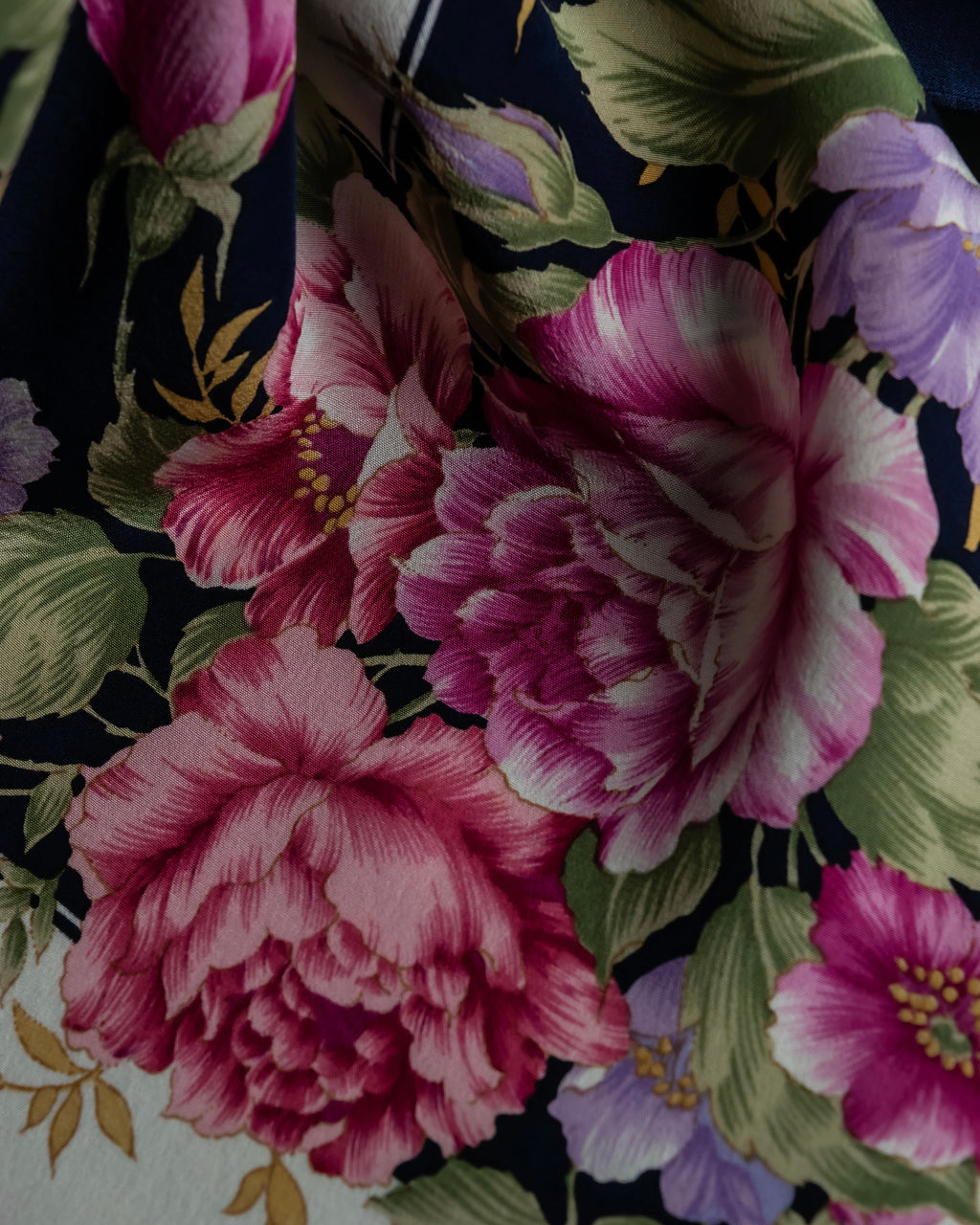 "YVES SAINT LAURENT" Peony small flower bouquet pattern silk scarf