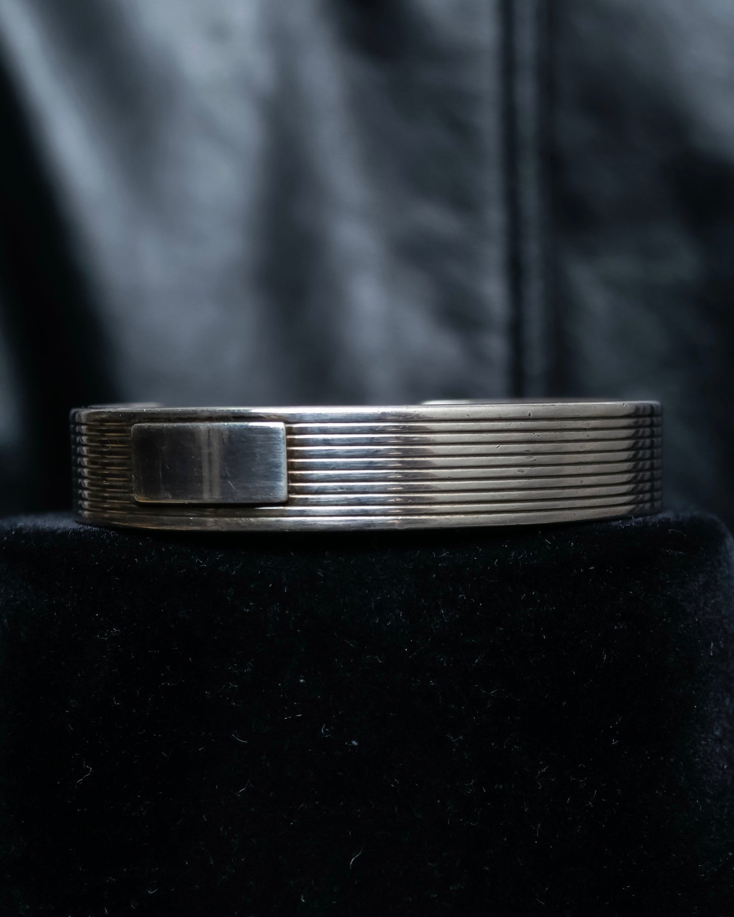 "GUCCI" Border motif silver bangle