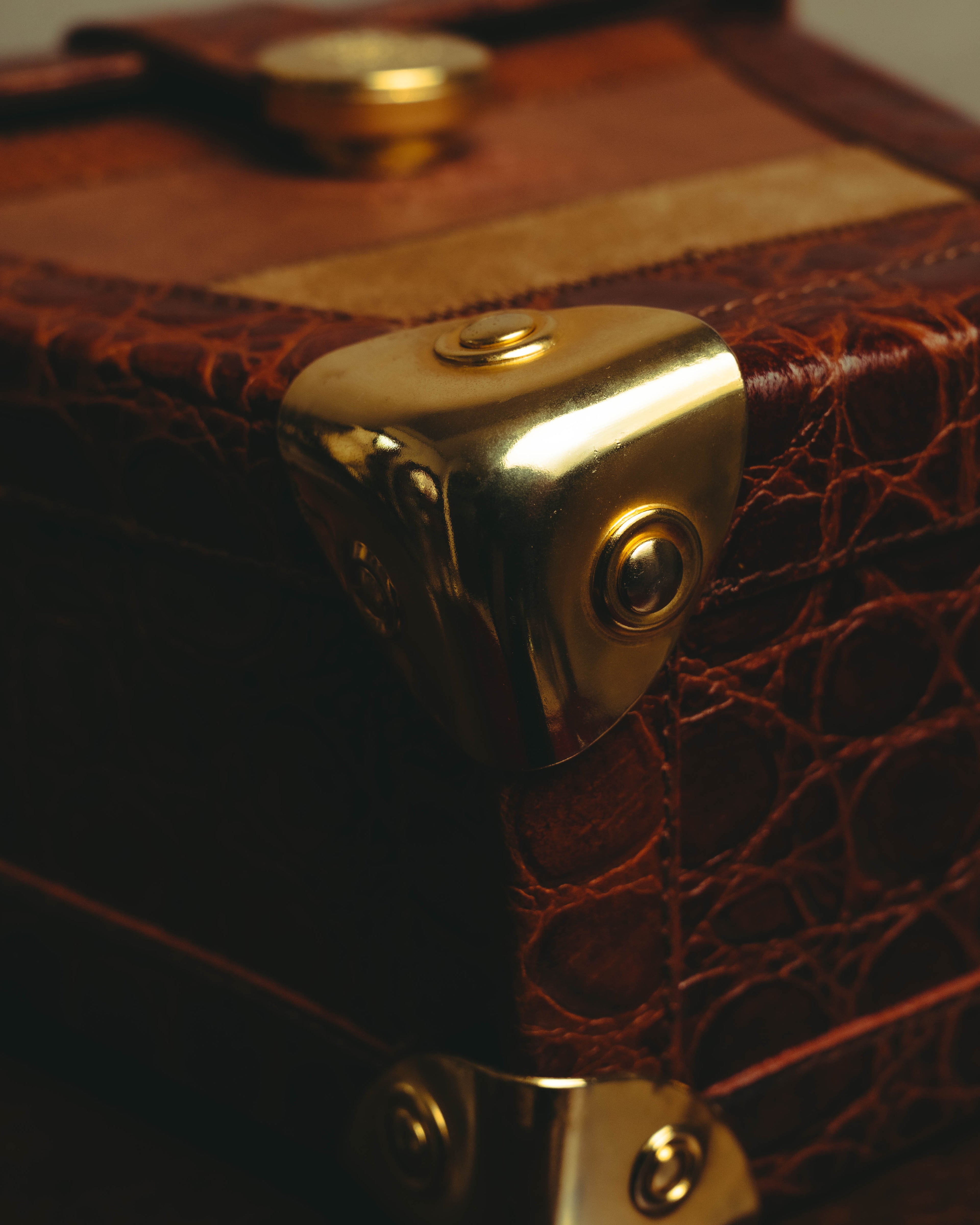 –SPECIAL– "GABBRIELLI FIRENZE" 70's-80's Sculptural structured leather handbag
