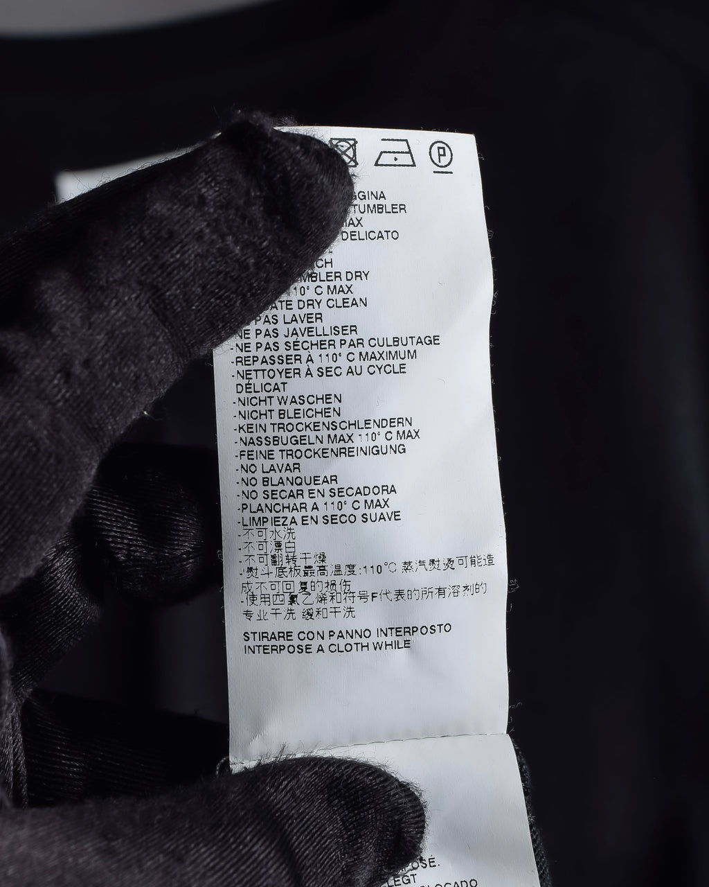 "MAISON MARGIELA" 15SS V-line panel design lightweight knit