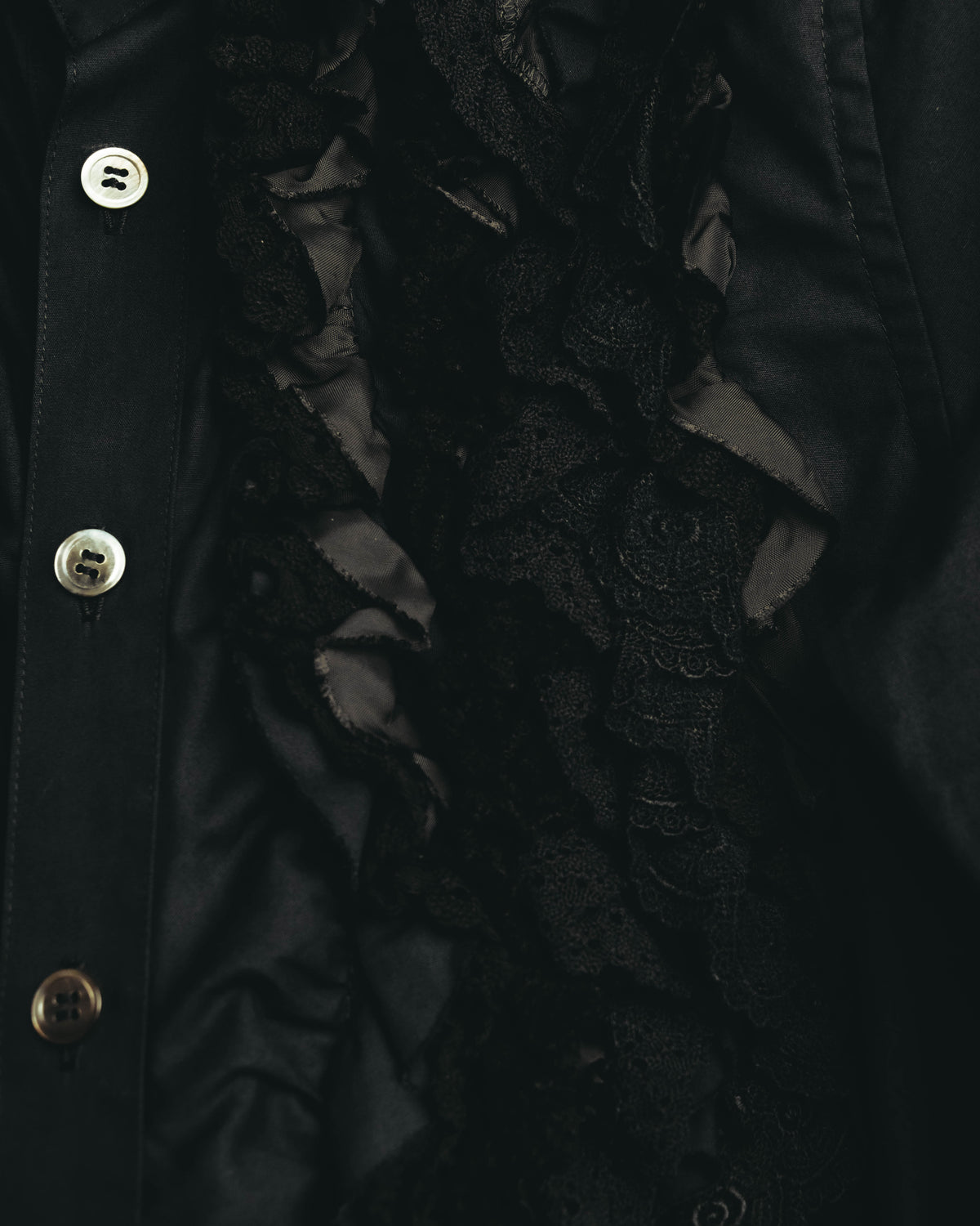“tricot COMME des GARÇONS” 05AW Layered lace ruffle cotton blouse