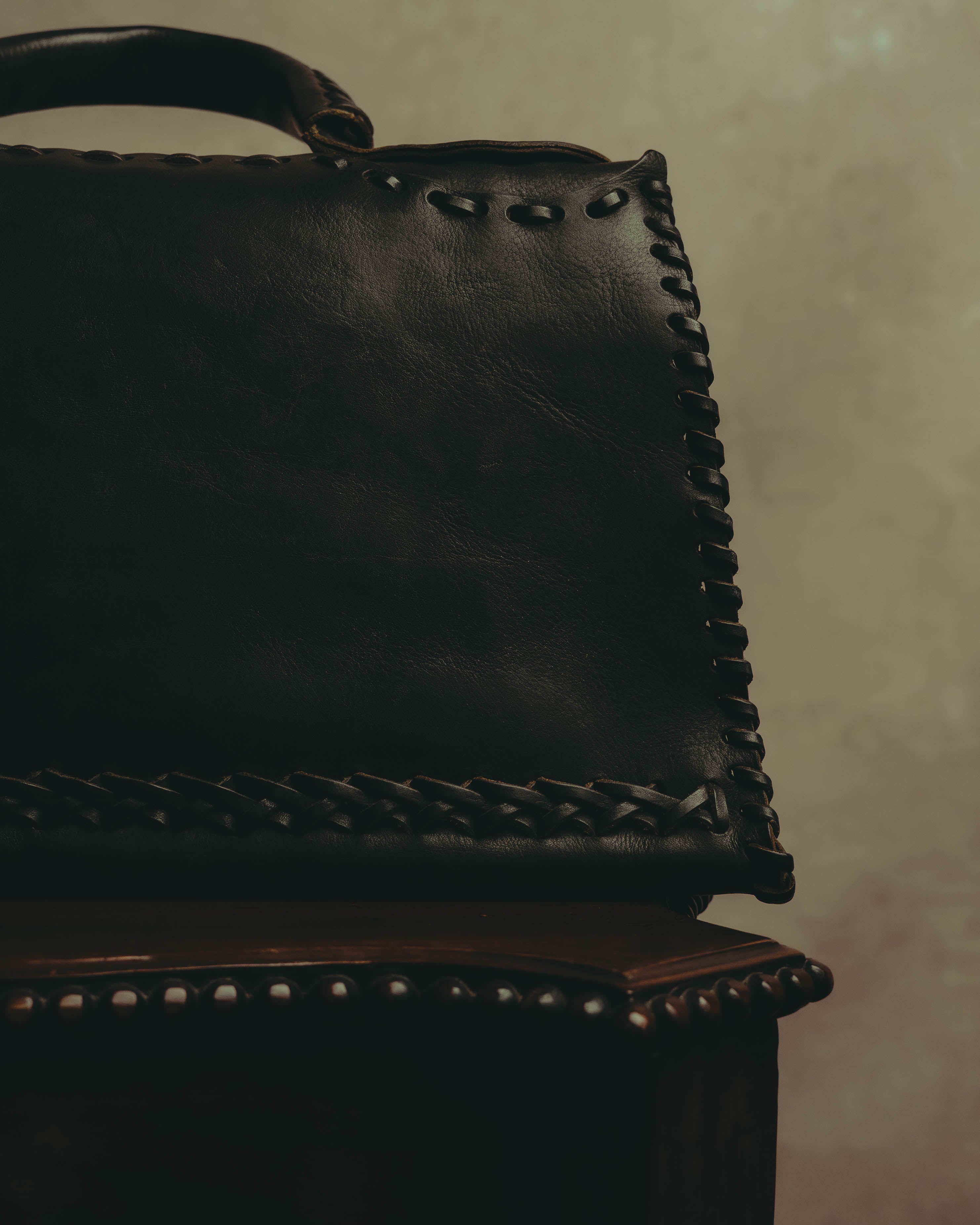 -SPECIAL- “FENDI” 80’s-90’s Coat of arms embossed whipstitched leather handbag