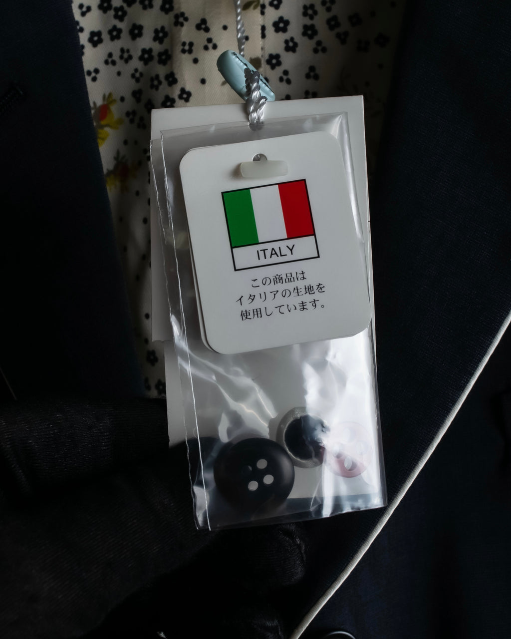 "PAUL SMITH" Consecutive button design compact jacket