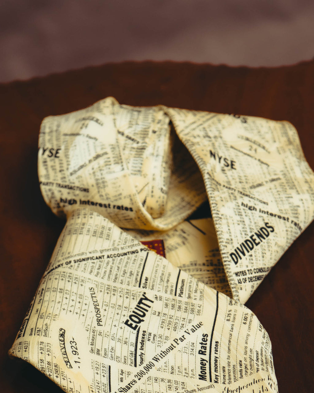 -MOOD MILLÉSIMES- 90’s-00’s financial newspaper print silk tie