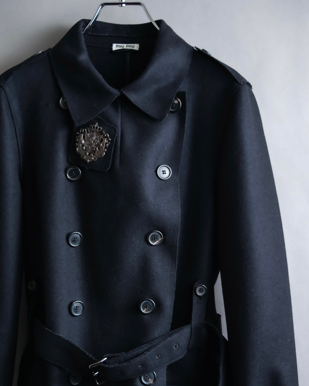 "MIU MIU" Crest brooch design belted trench coat