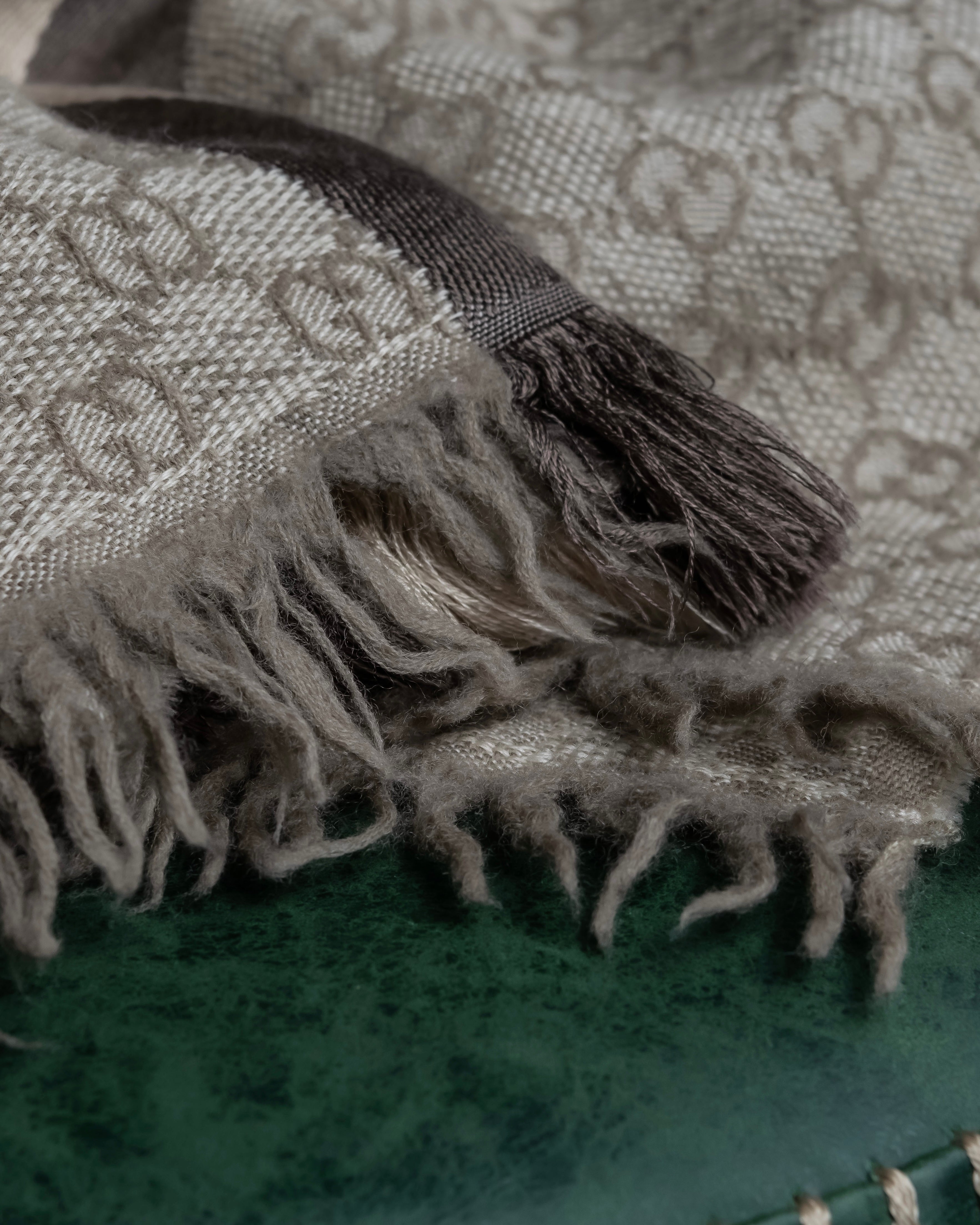 "GUCCI" GG monogram logo pattern fringe design stole