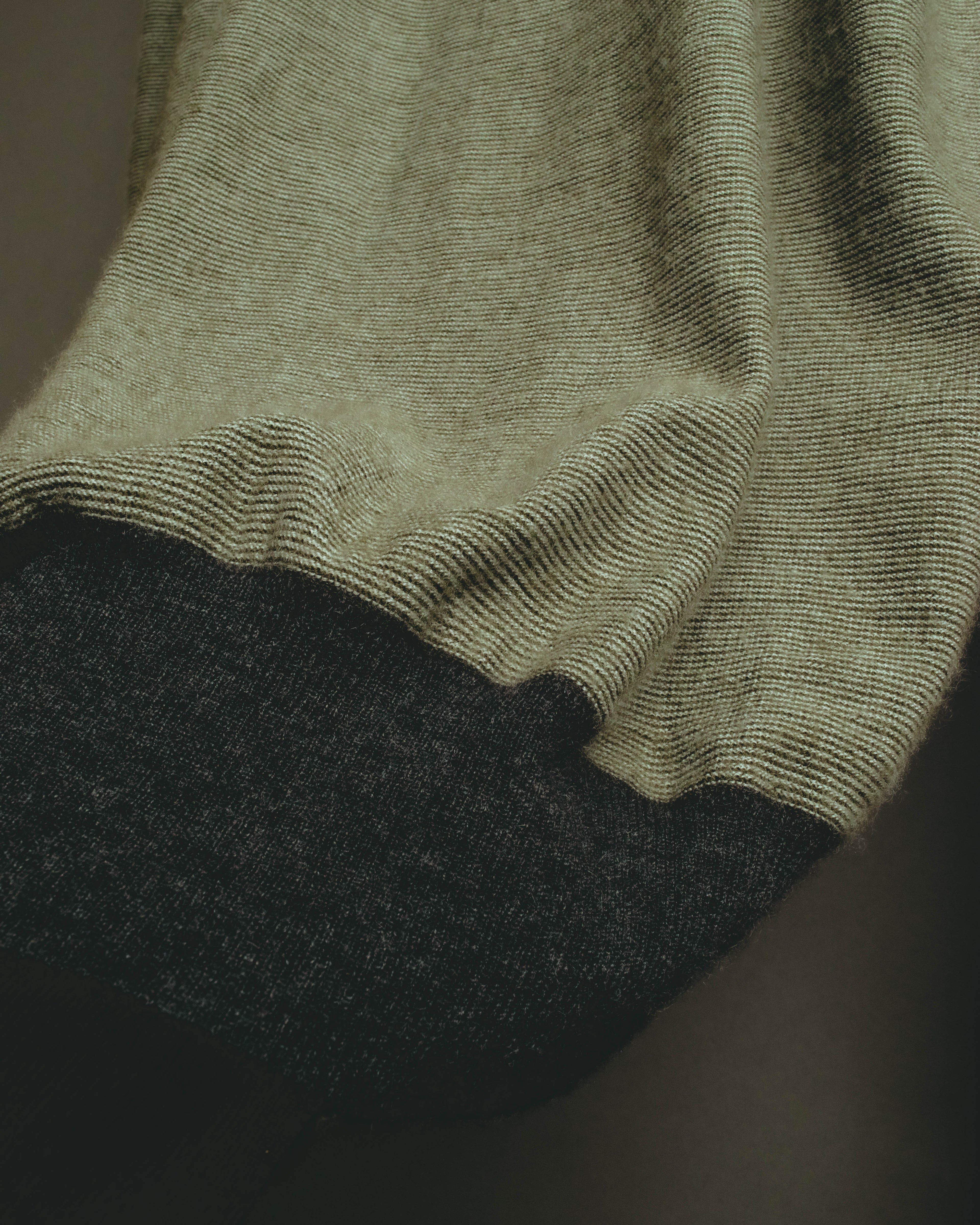 –SPECIAL– "Hermès" 90's-00's Plaid cashmere cardigan