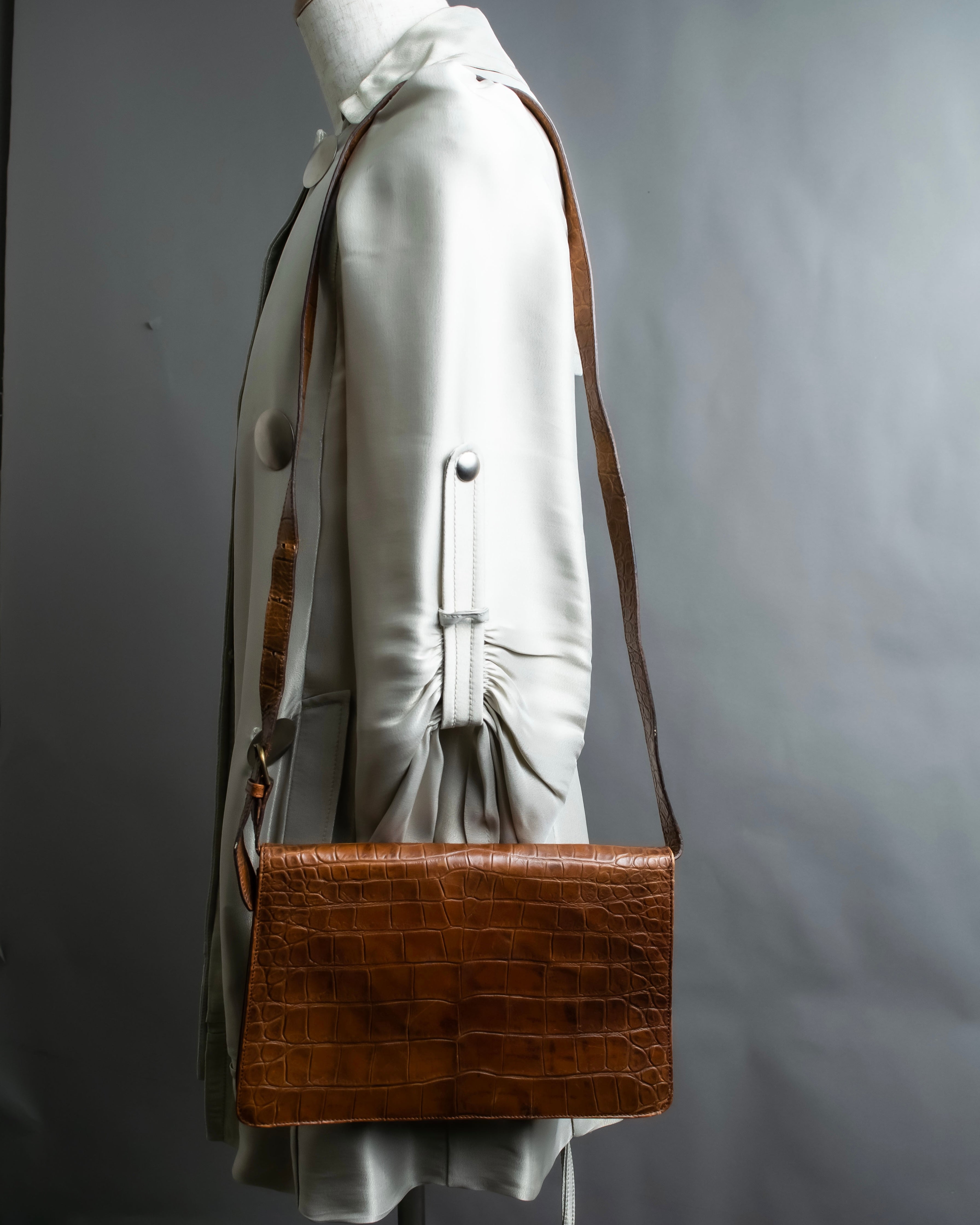 "GIORGIO ARMANI" crocodile leather box shoulder bag