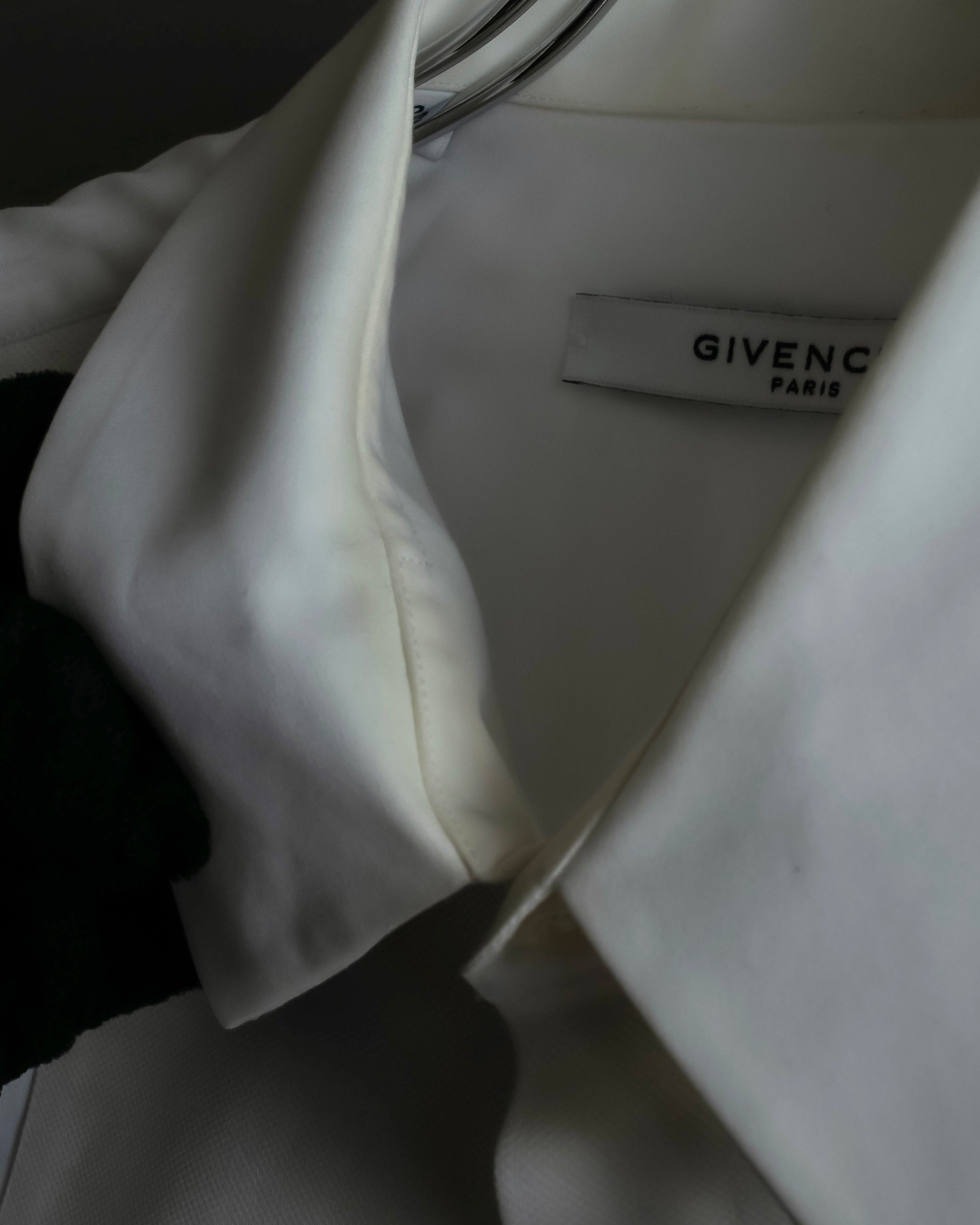 "GIVENCHY" Bosom panel design white shirt