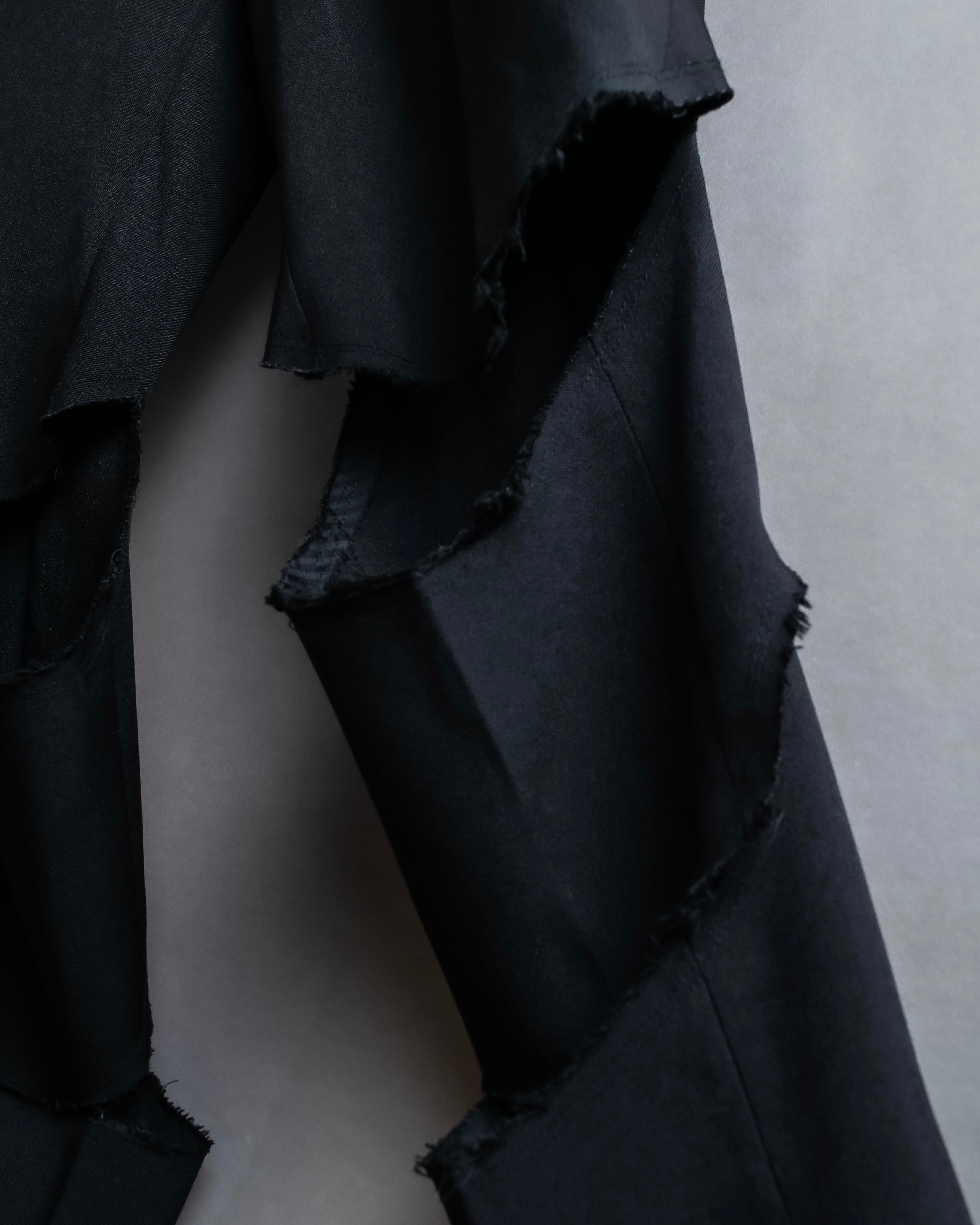 "COMME des GARCONS HOMME PLUS" 19SS Cut-off design slacks