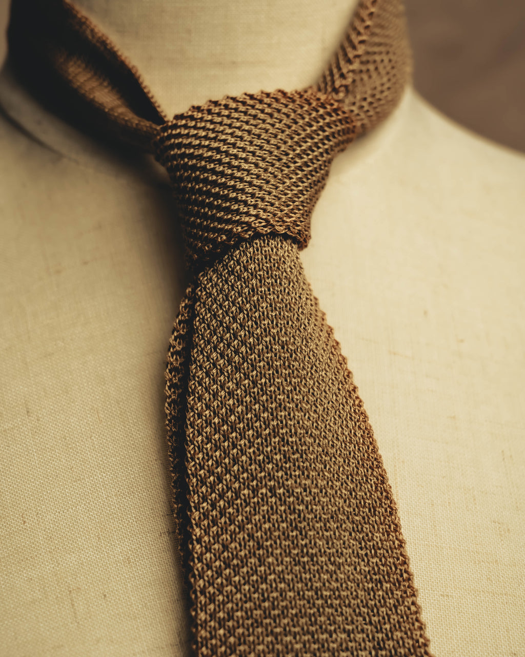 “COMME des GARÇONS HOMME”
80’s-90’s open-knit square-end necktie
