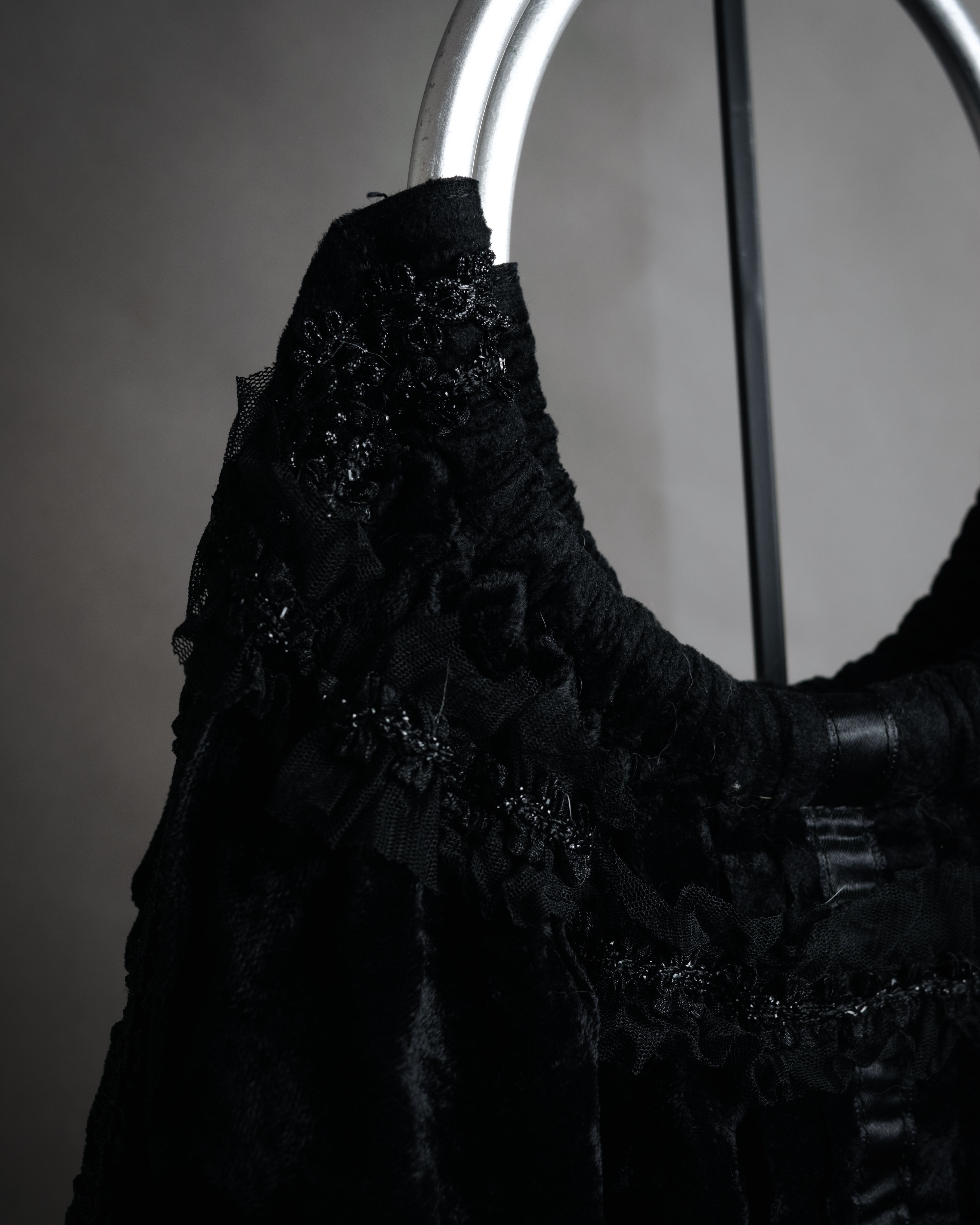 “COMME des GARÇONS” 2005 AW Velvet lace circle handle bag