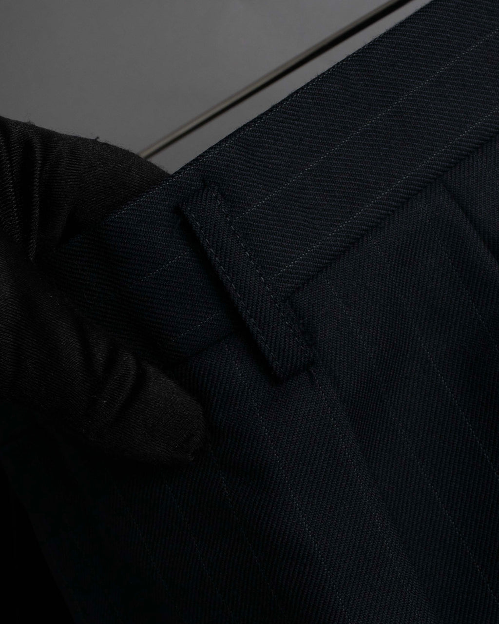 "YVES SAINT LAURENT" 00's shadow stripe pattern beautiful tailoring set up