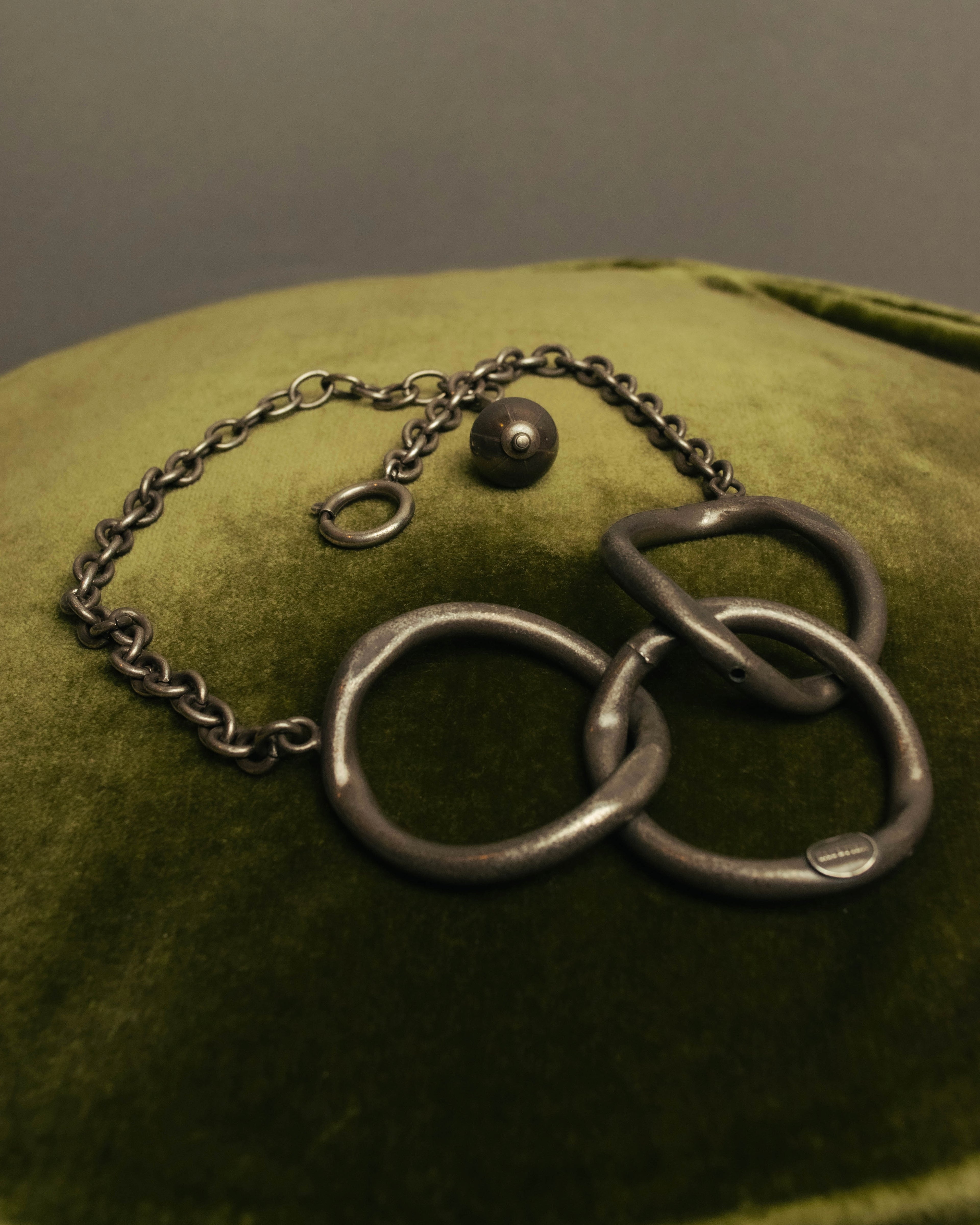 -SPECIAL- “Jean Paul Gaultier” 90’s-00’s sculptural metal ring necklace