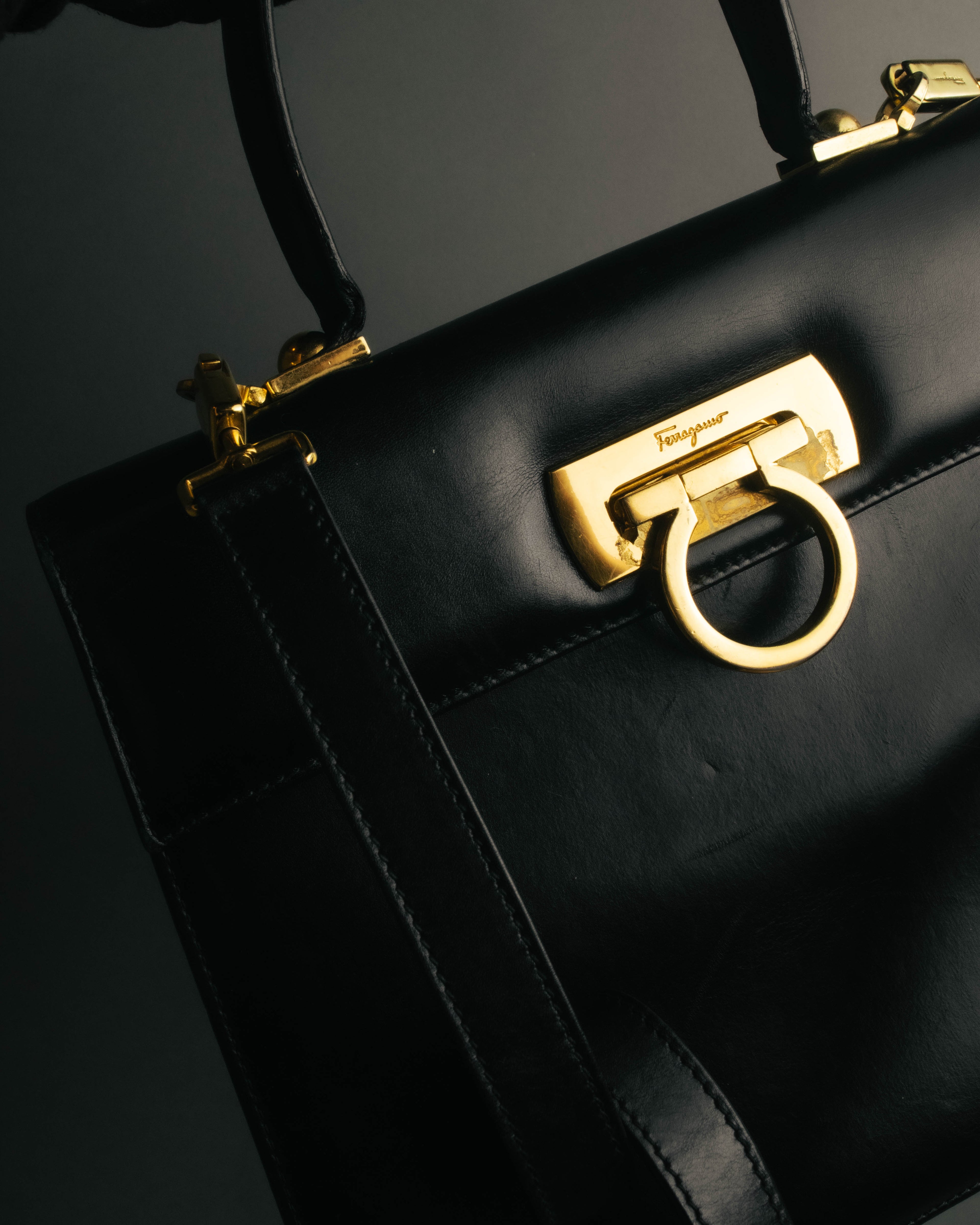 “Salvatore Ferragamo” 90’s-00’s Gancini leather top handle shoulder bag