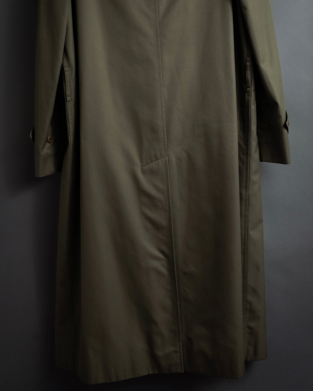 "BURBERRYS" Cape-attached design stand collar coat