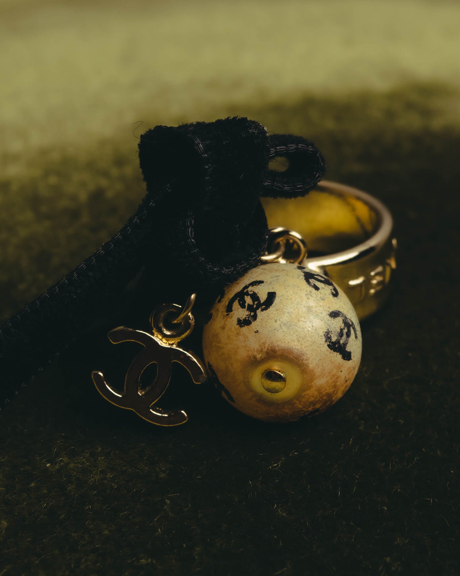 "CHANEL" 00's Playful charm ring
