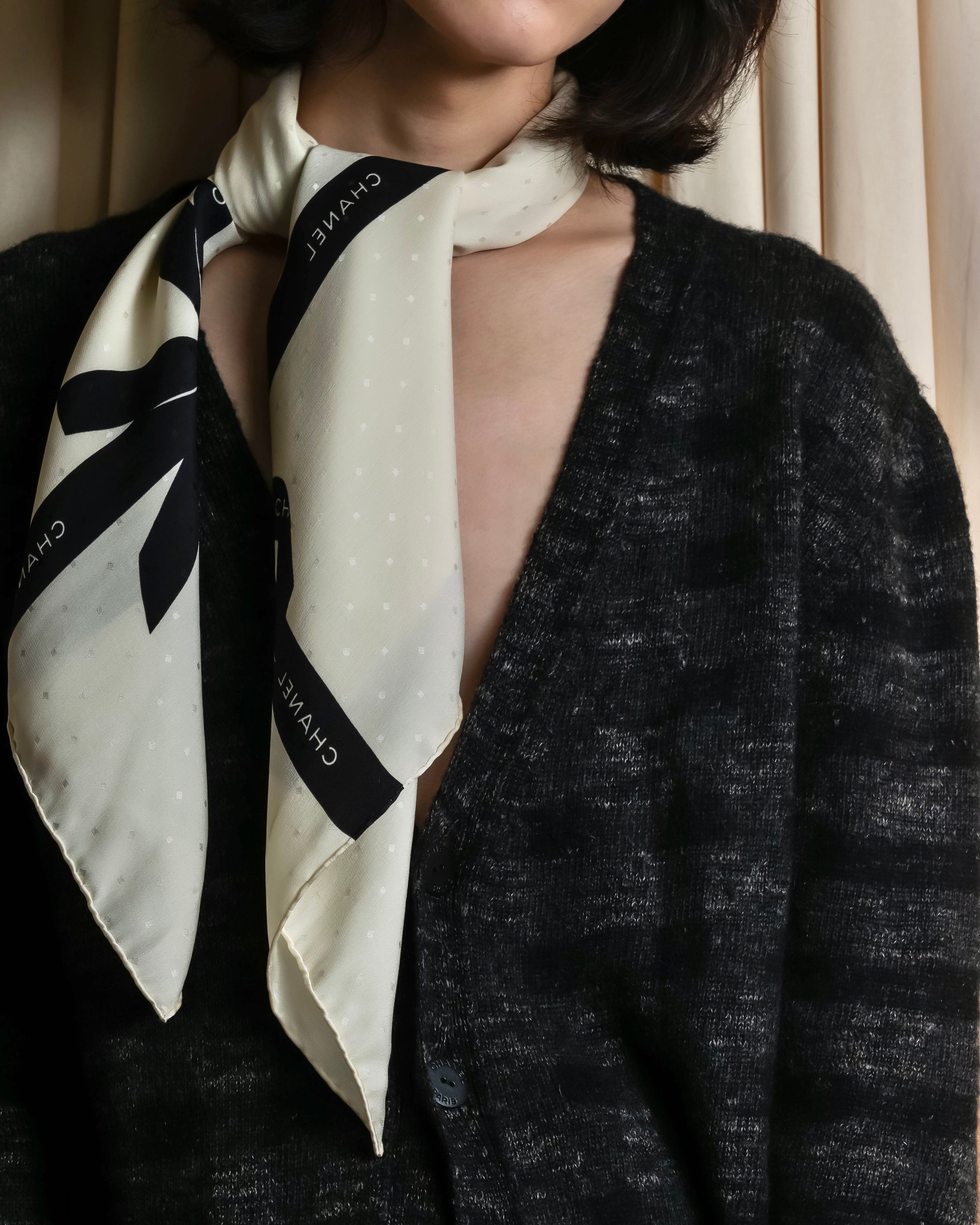 "CHANEL" Sample product hairy material light unevenness cardigan