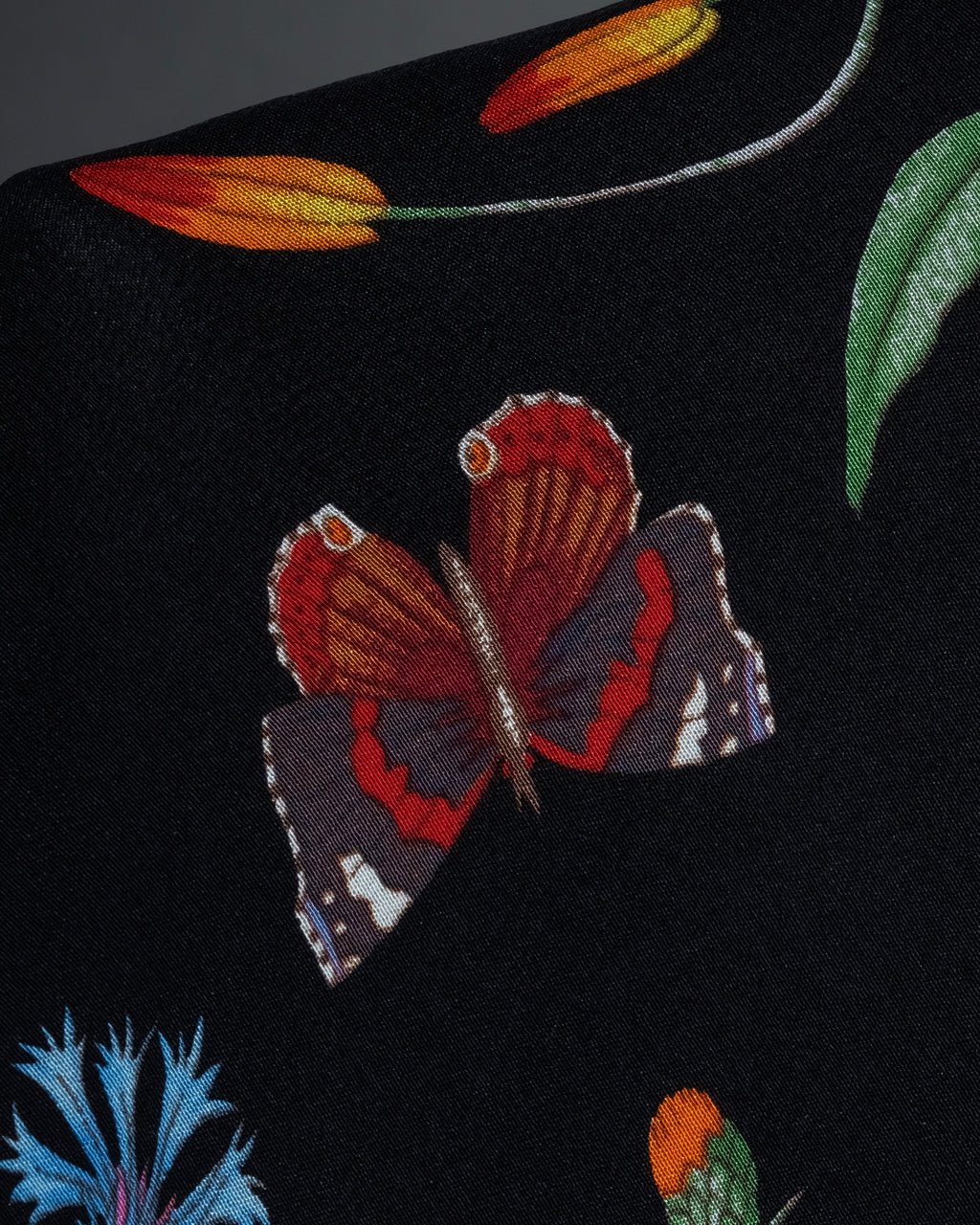 "GUCCI" Flower＆insect motif silk scarf