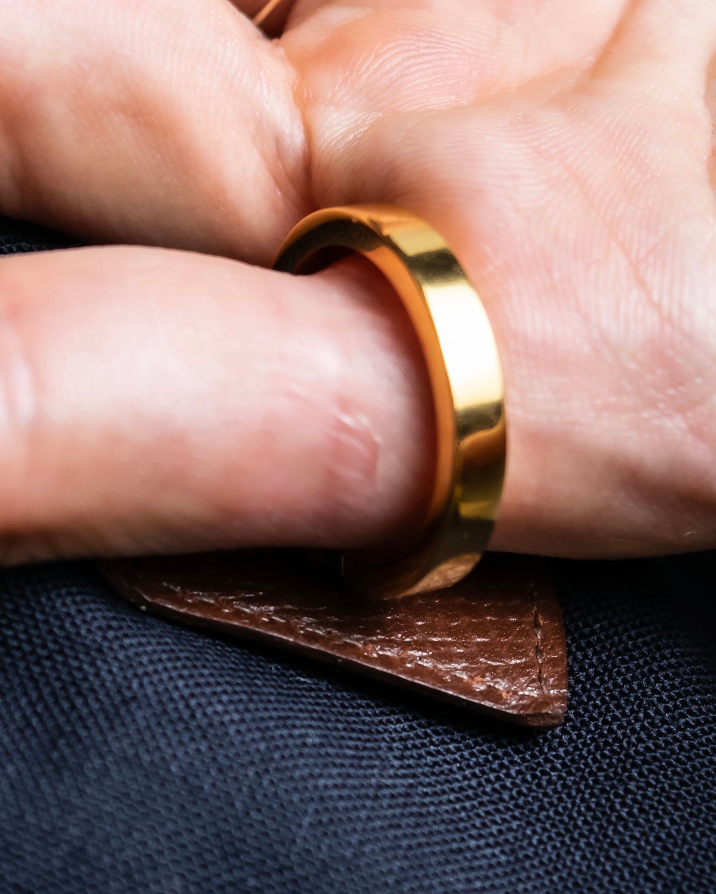 "HERMES" Gold & brown leather scarf ring