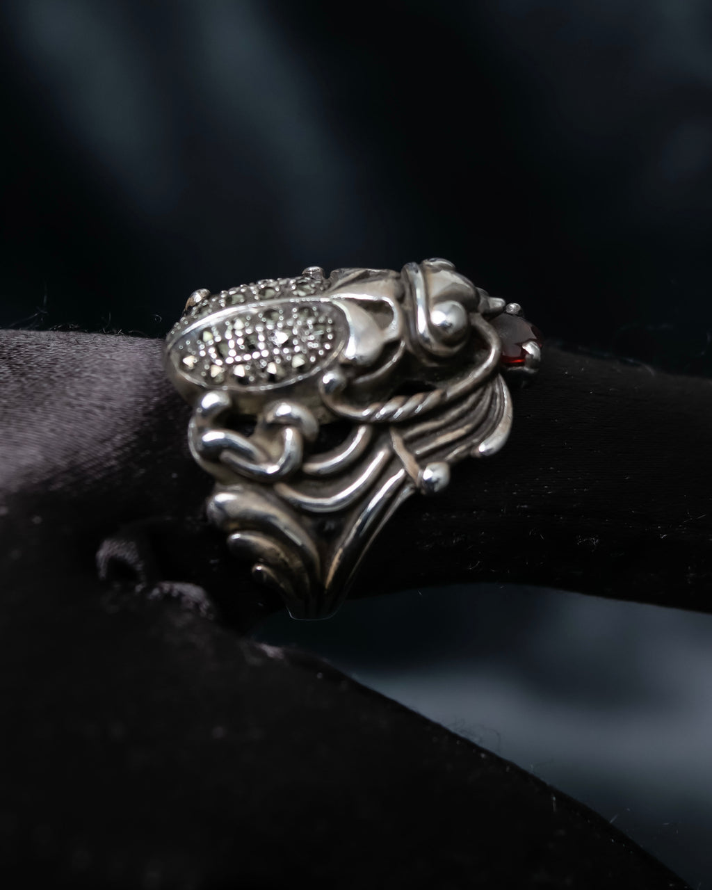 “Vintage” Beetle motif stone decorated silver ring