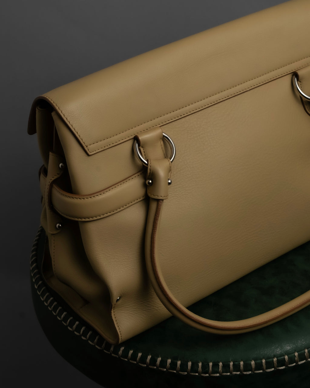 "Salvatore Ferragamo" Gancini motif greige color leather hand bag