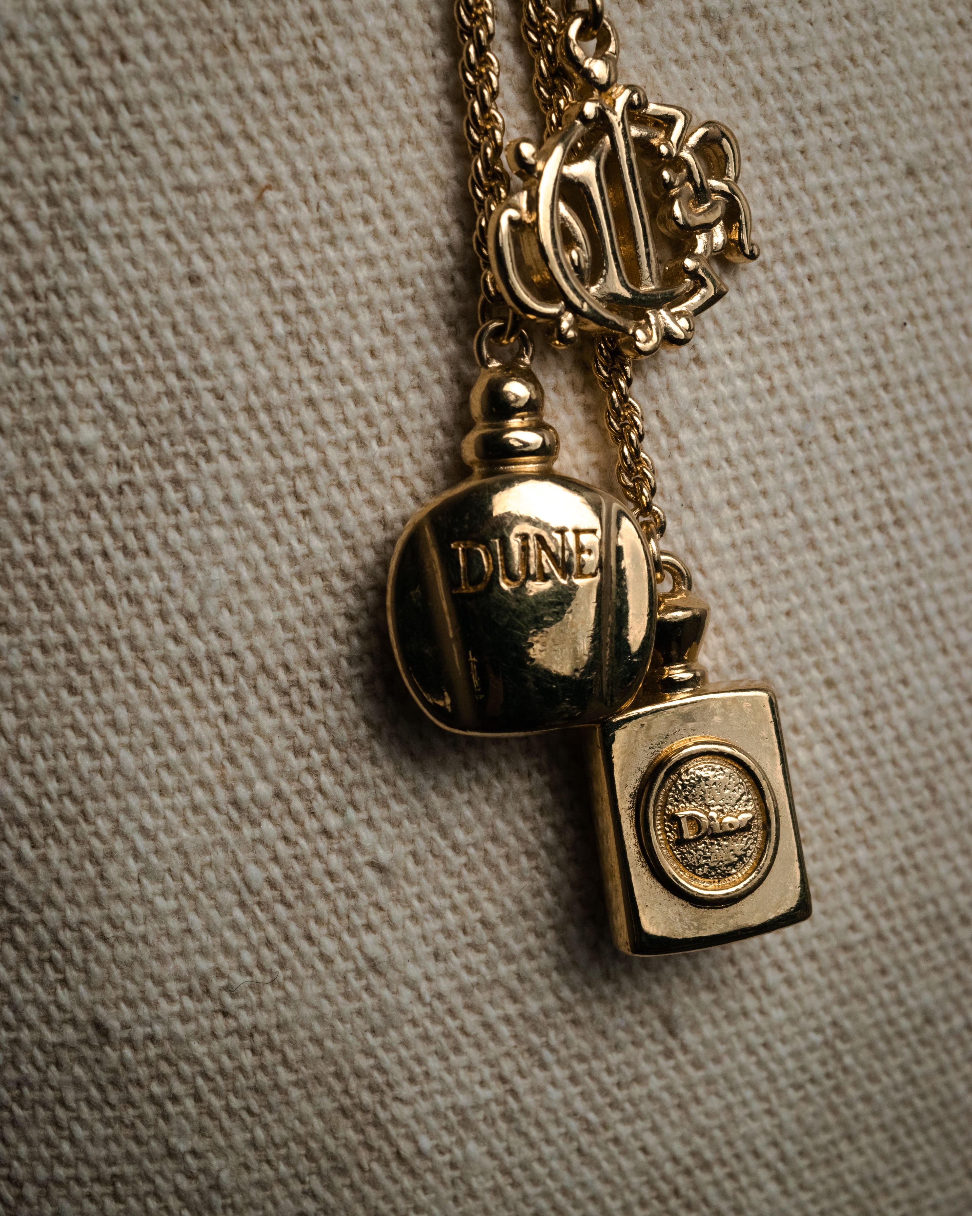 “Christian Dior” 90’s Dune charm long necklace
