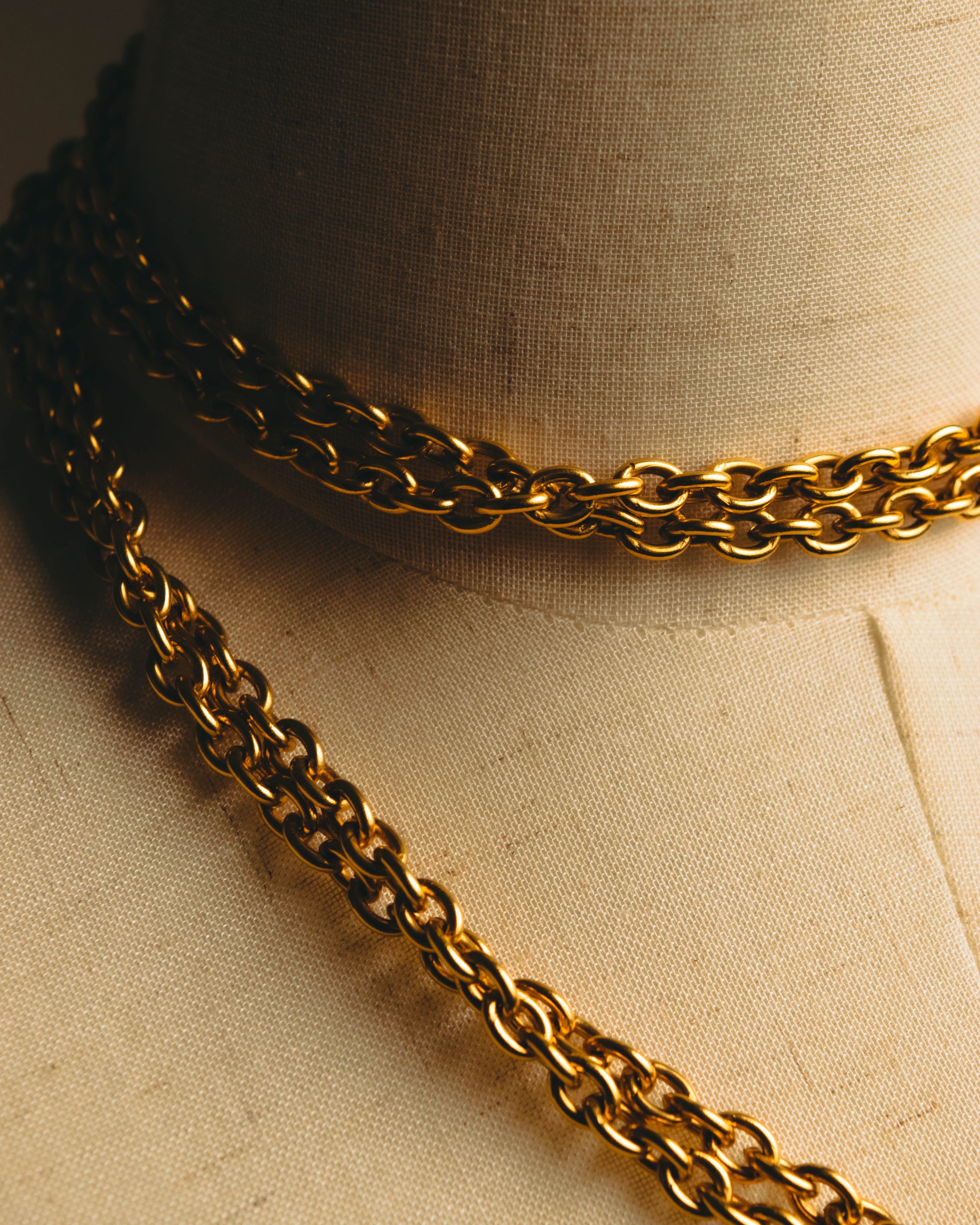 -SPECIAL- “CHANEL” 90’s-00’s Horse motif medallion chain necklace