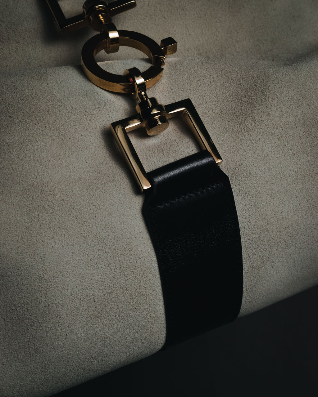 "GUCCI" 90’s-00’s suede piston-closure shoulder bag