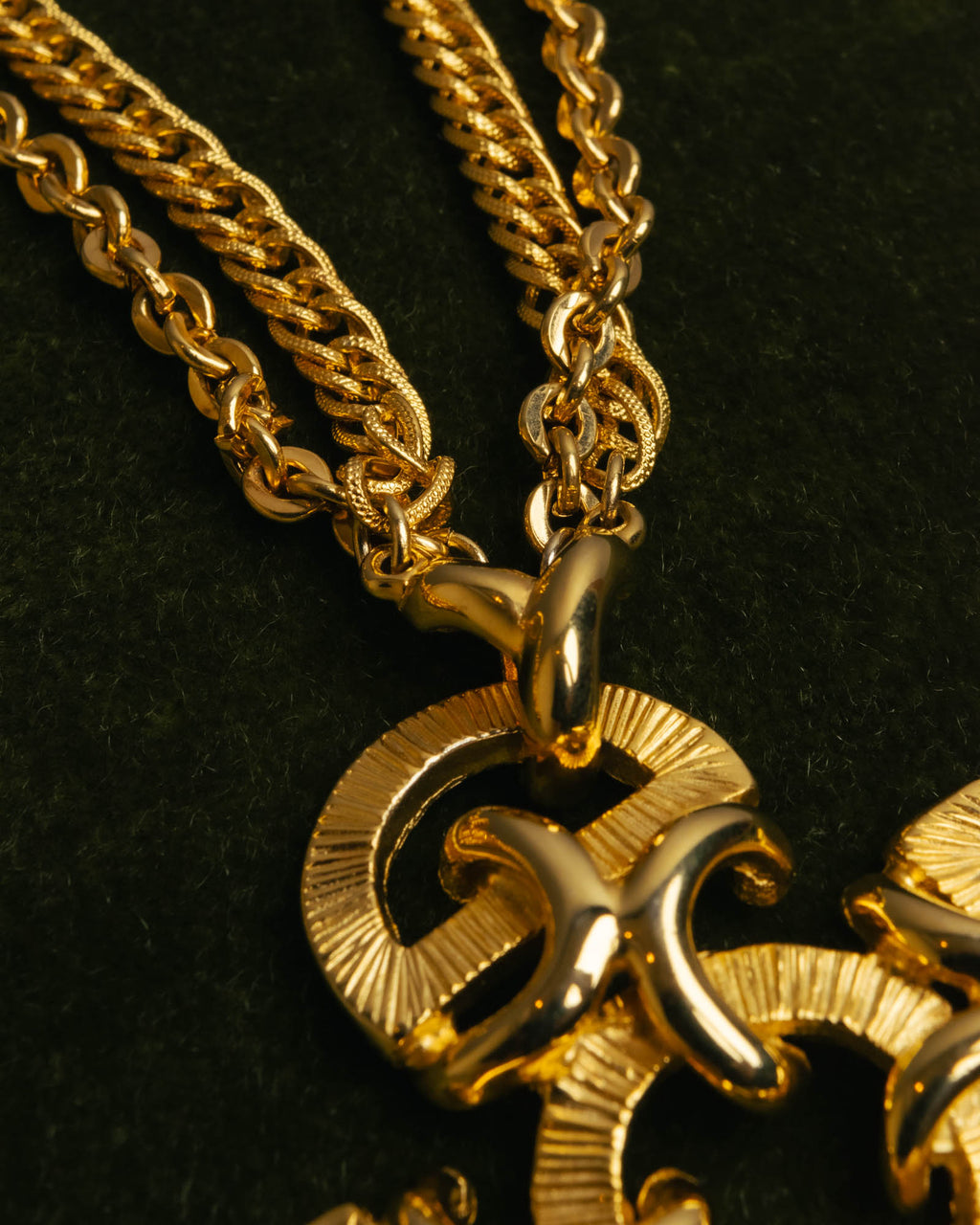 -SPECIAL- “Lucien Piccard” 70’s-80’s Gold tone cross pendant necklace