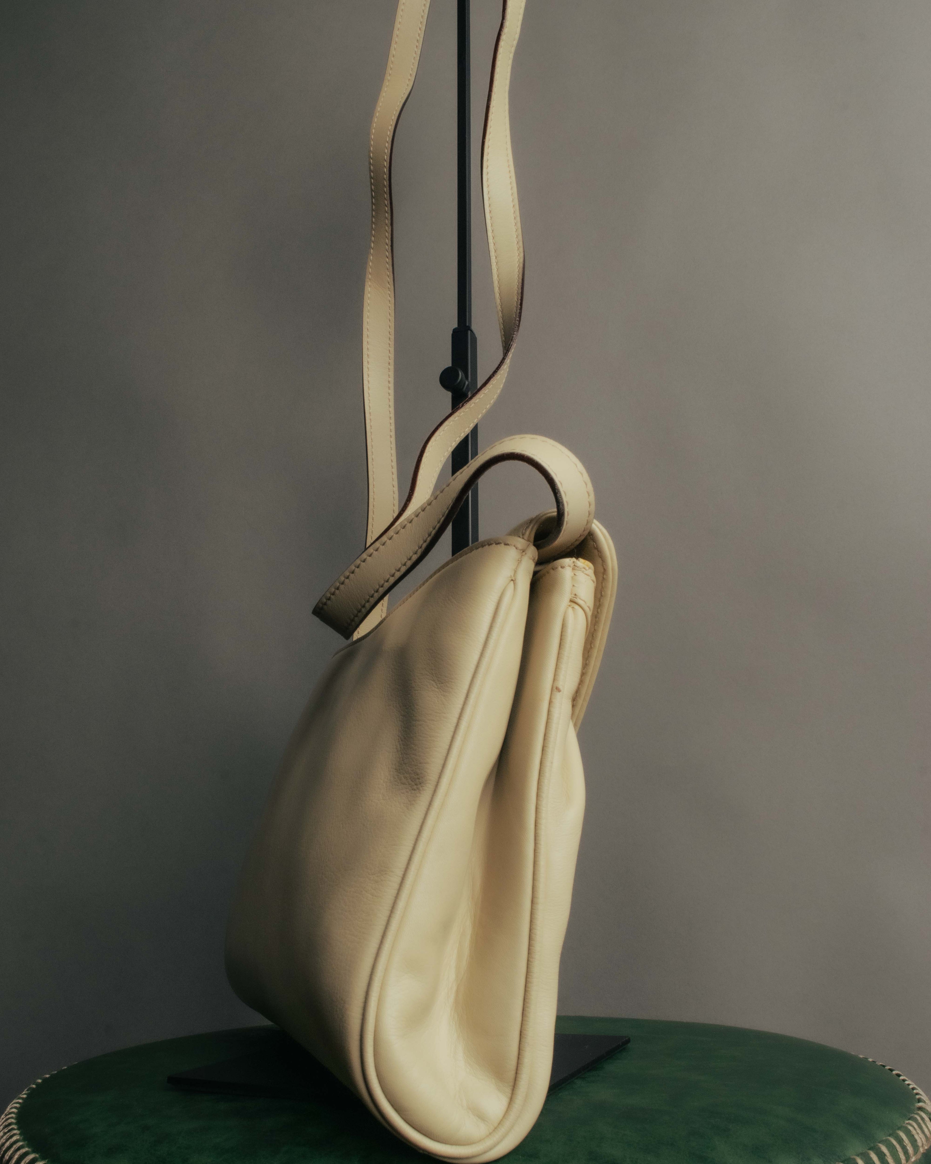 "CELINE" 80's-90's Vintage triangle flap gather leather shoulder bag