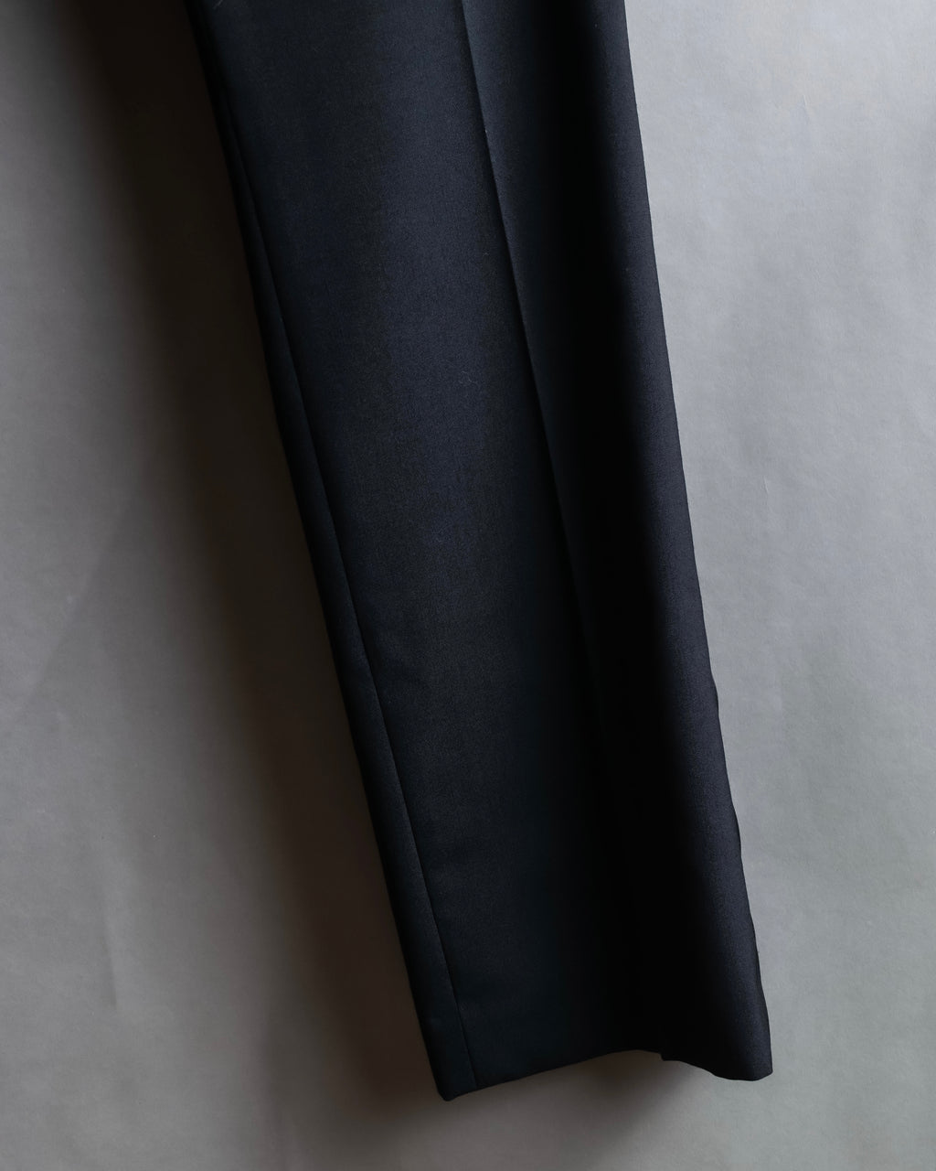 "sacai" Satin line design tapered slacks