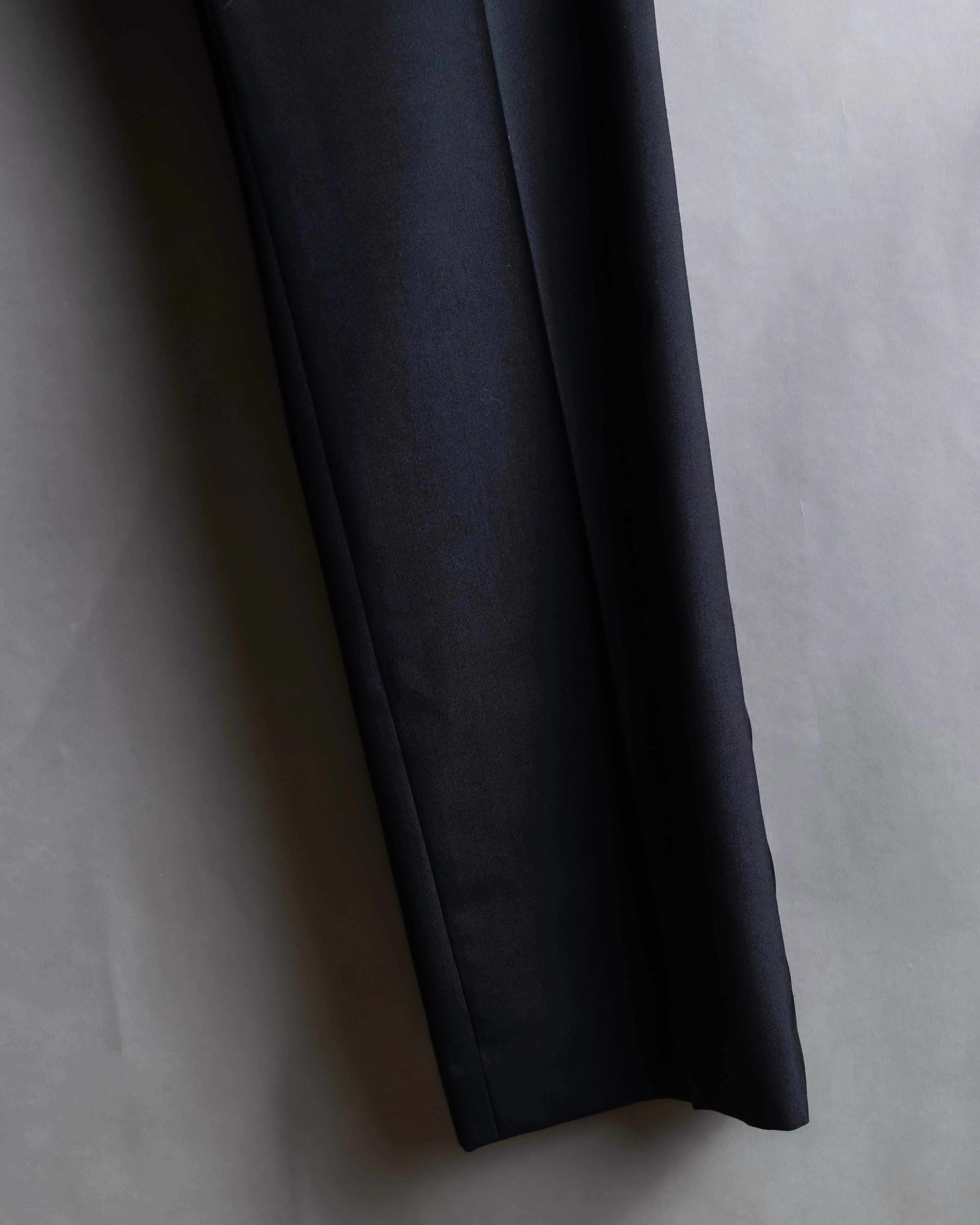 "sacai" Satin line design tapered slacks