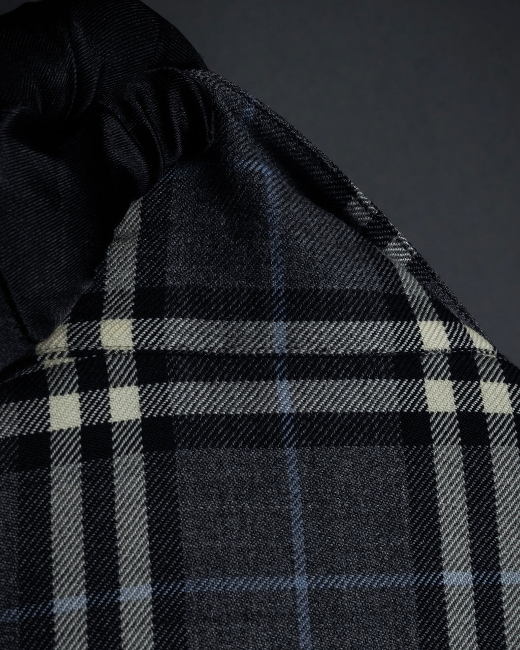 "BURBERRYS" Gold metal button design check pattern wool shirt