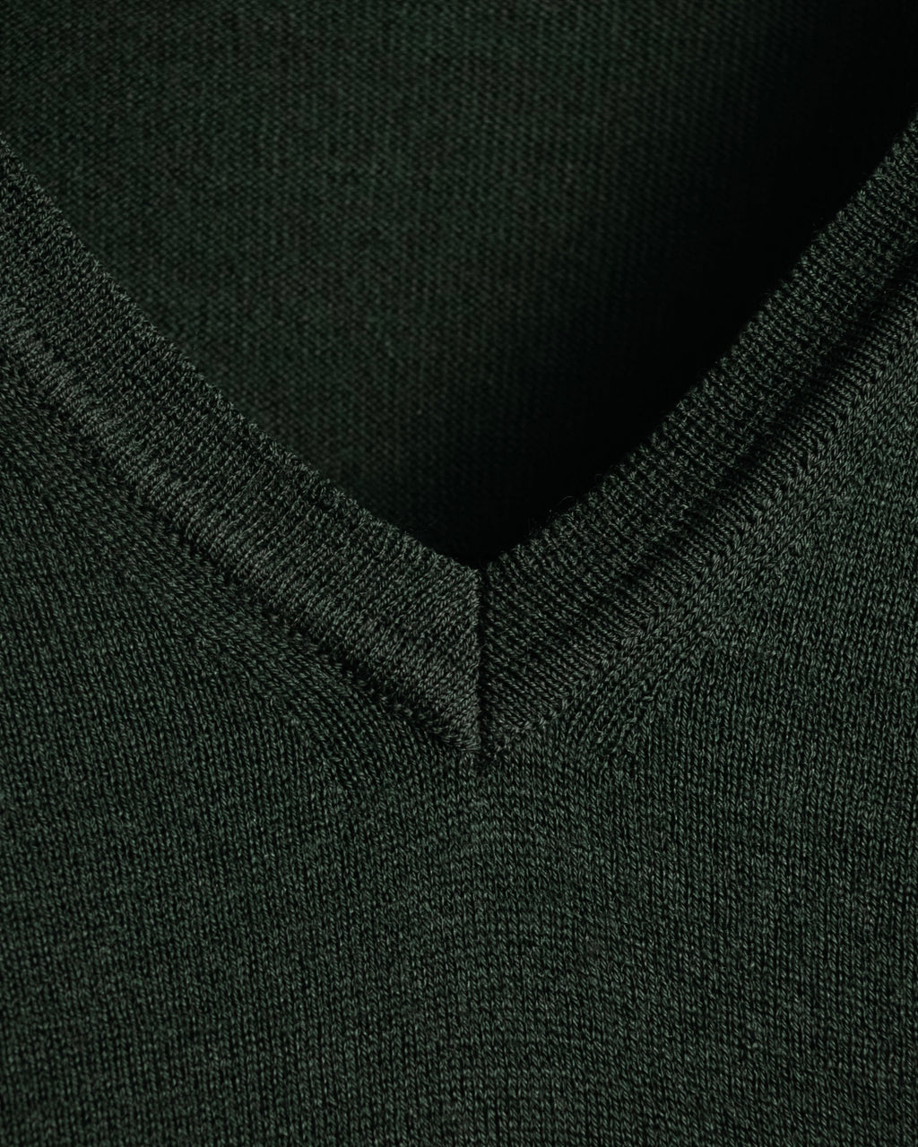 “GUCCI” Late 90’s-10’s Fine gauge v-neck knit
