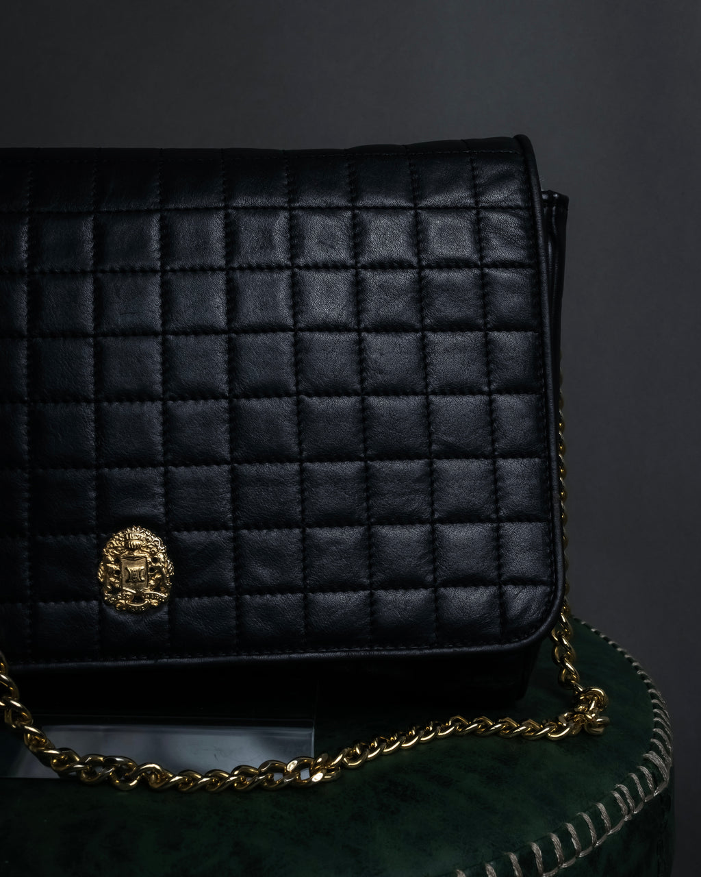 "CELINE" 80's-90's Crest metal fittings design quilted leather bag