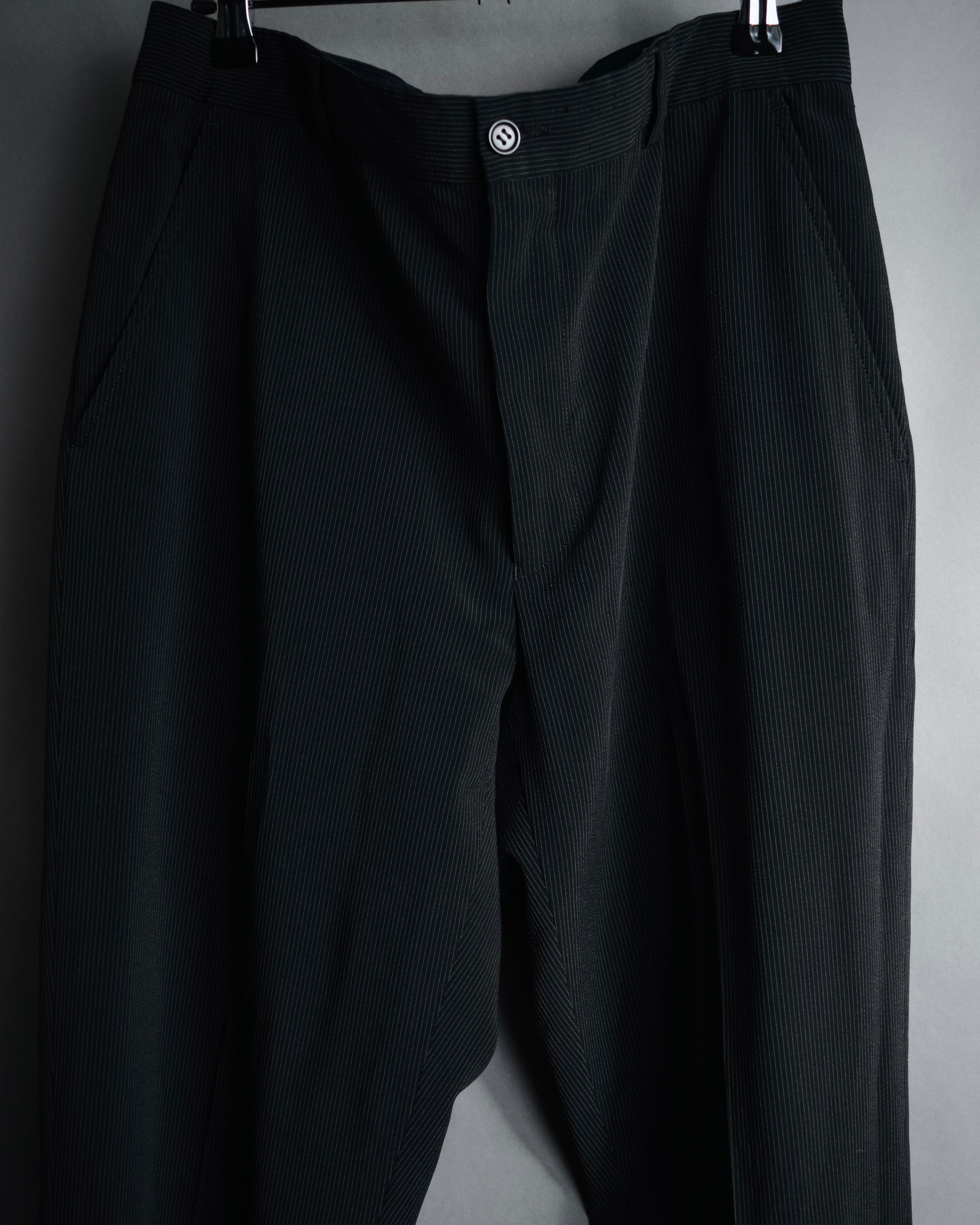 "GIORGIO ARMANI" 08’s-09’s Sharp pinstripe wool two button suit set