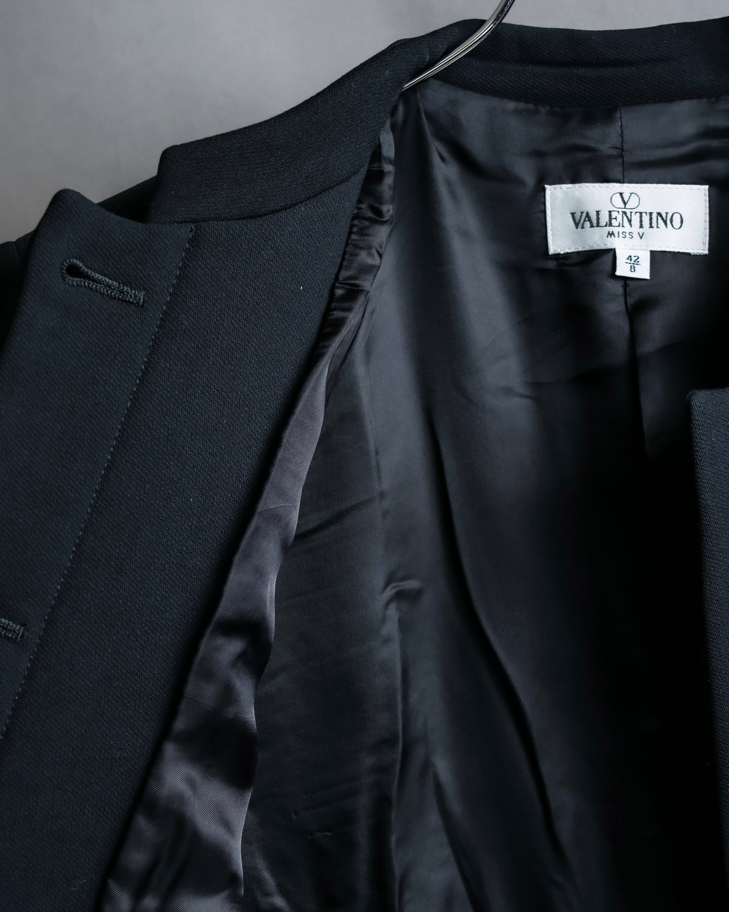 "VALENTINO" Solid no collar dart shaped long coat