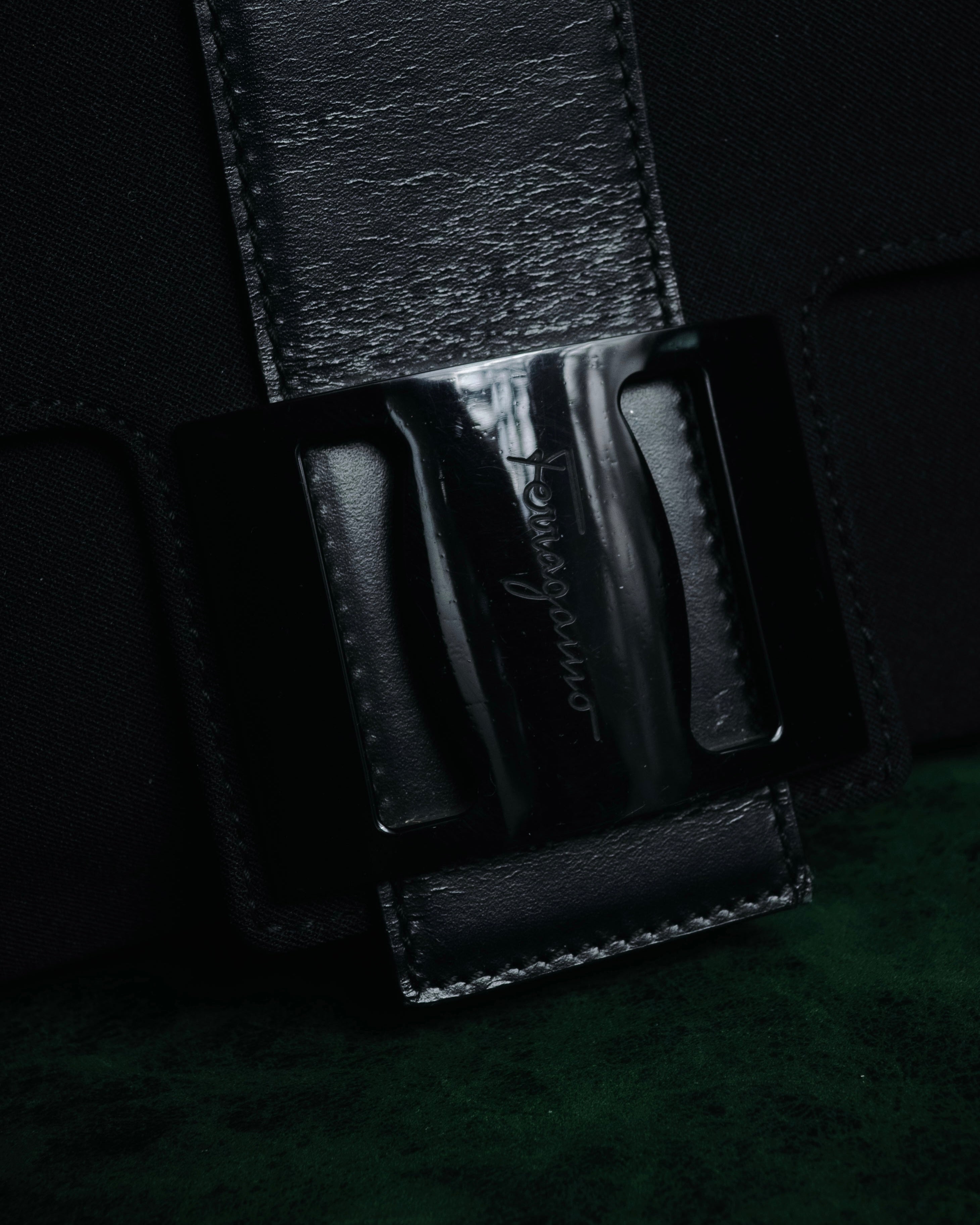 "Salvatore Ferragamo" 90’s-00’s Archive shoe embossed leather shoulder bag