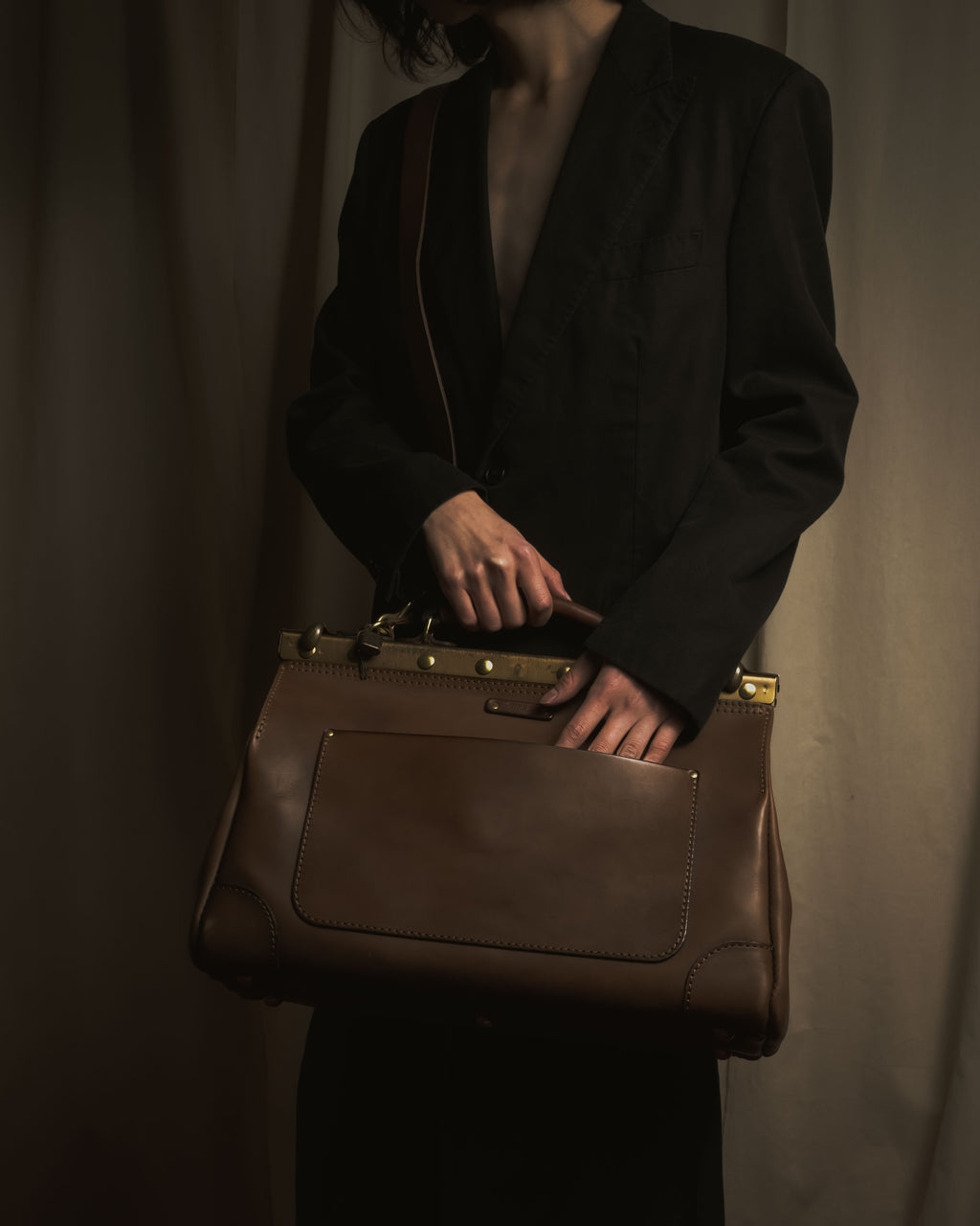 “HERZ” 2010年代-20年代 原创拿铁色皮革框架医生包