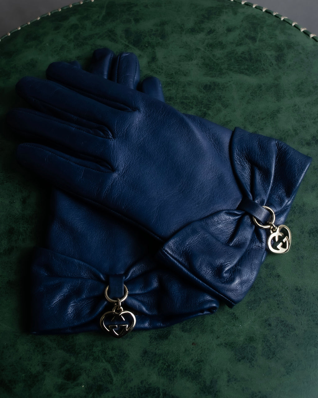 "GUCCI" Ribbon＆charm design blue leather gloves