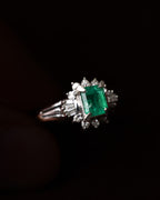 Pre-Loved/ Emerald(0.56ct) & Diamond(0.22ct) Designed Platinum Ring