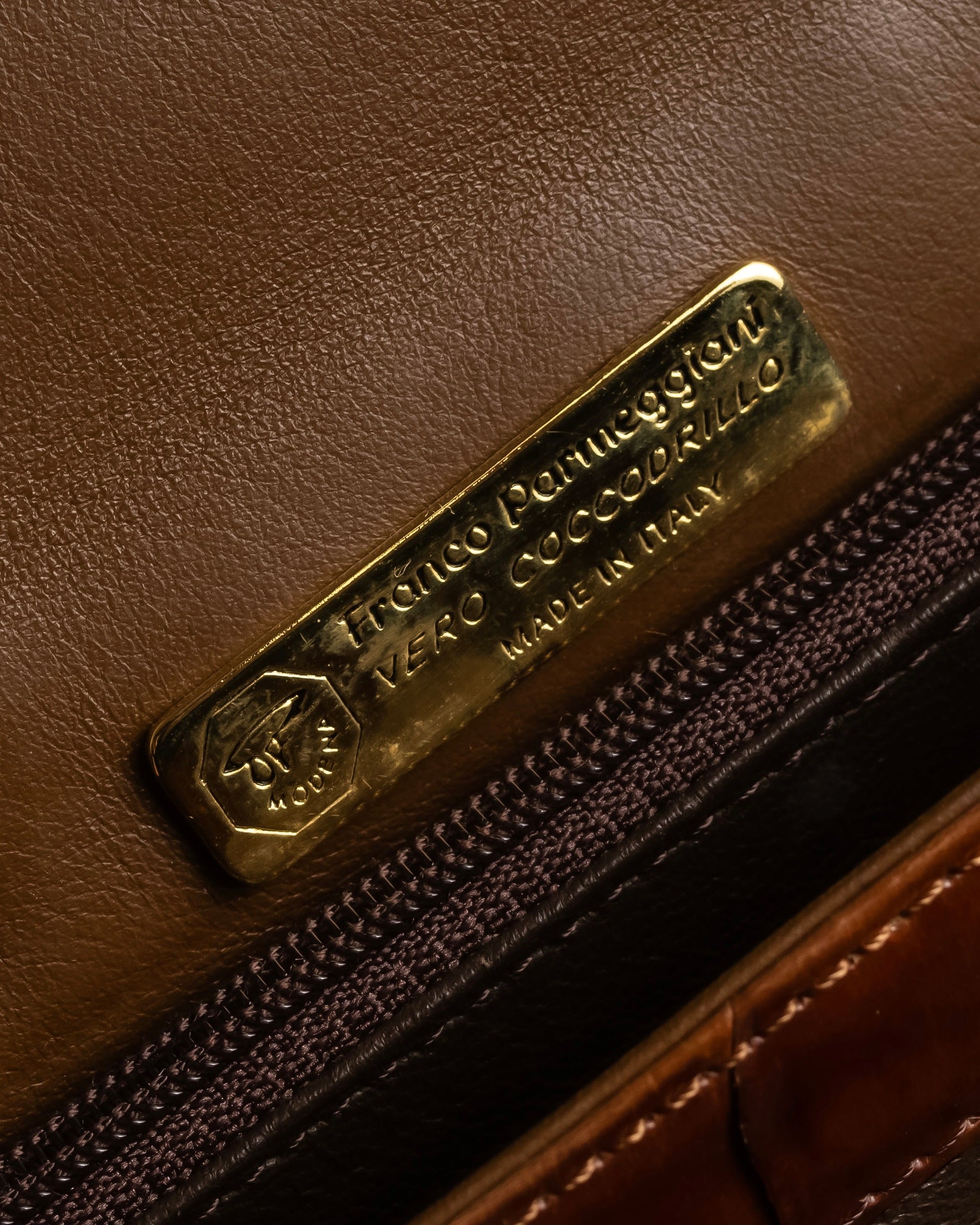 "Franco Parmiggiani" Turn lock design crocodile texture hand bag