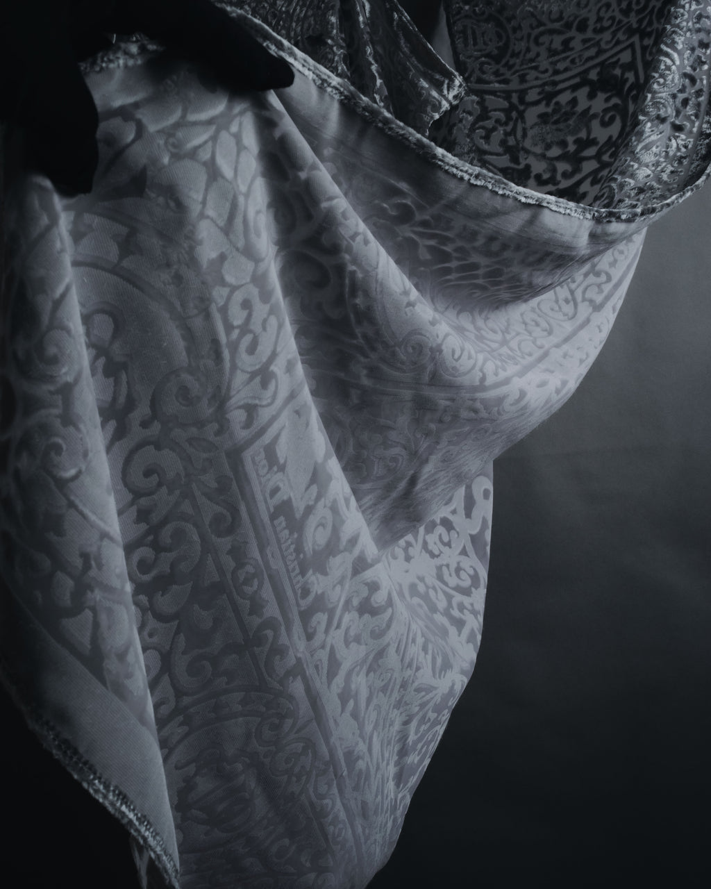 "Christian Dior" 80’s-90’s Burnout velvet arabesque logo stole