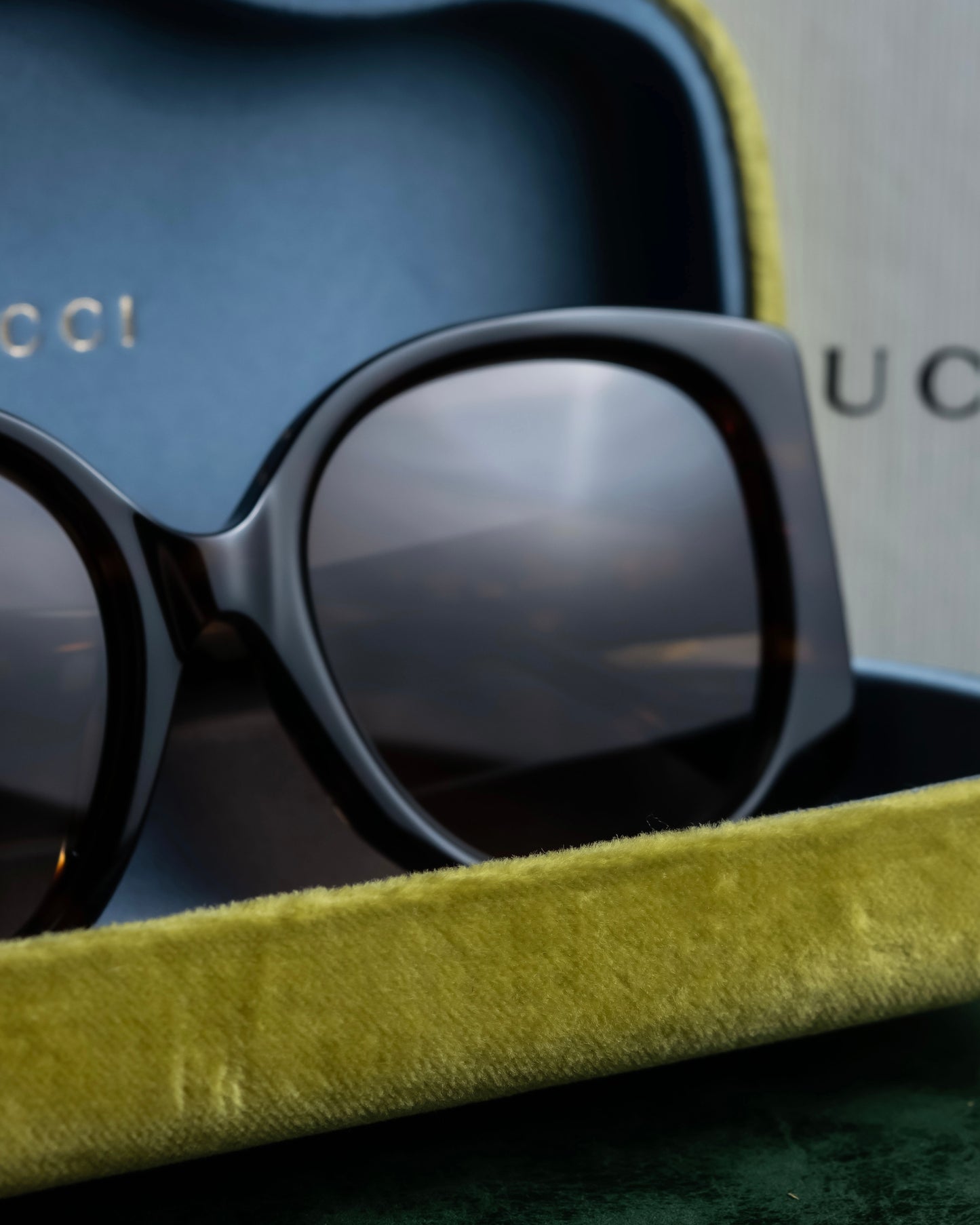 "GUCCI" Geometric frame Interlocking G sunglasses