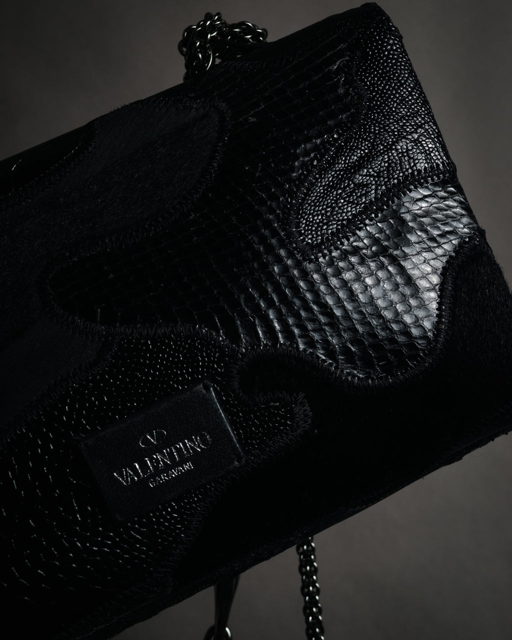 –SPECIAL– "VALENTINO GARAVANI" 2010’s Noir rockstud exotic patchwork chain bag