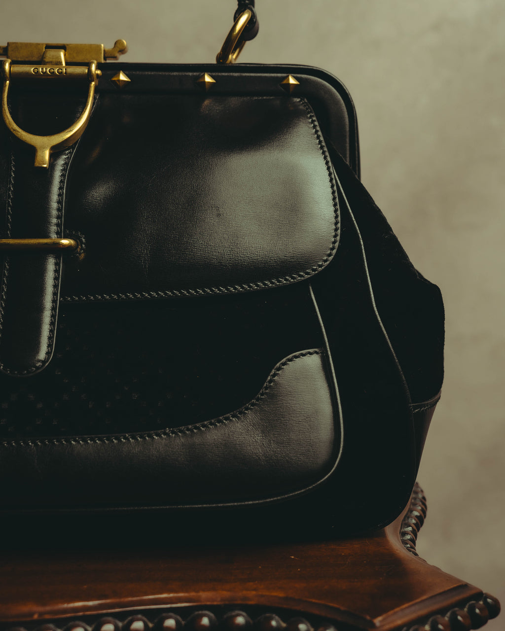 -SPECIAL- “GUCCI” 2012-2016 crossover-era crest studded doctor bag